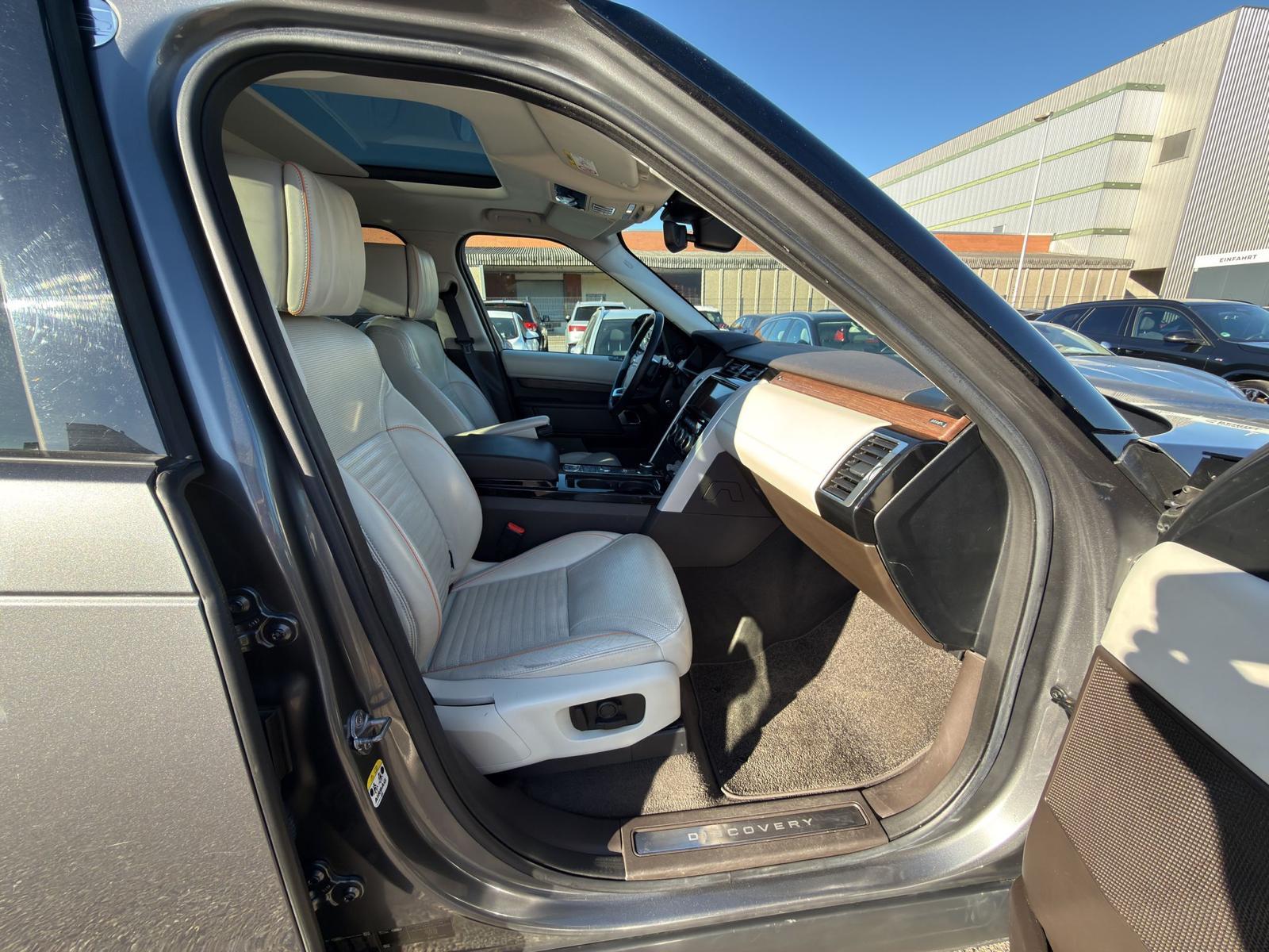 LAND ROVER Discovery 3.0 TDV6 HSE-image-10