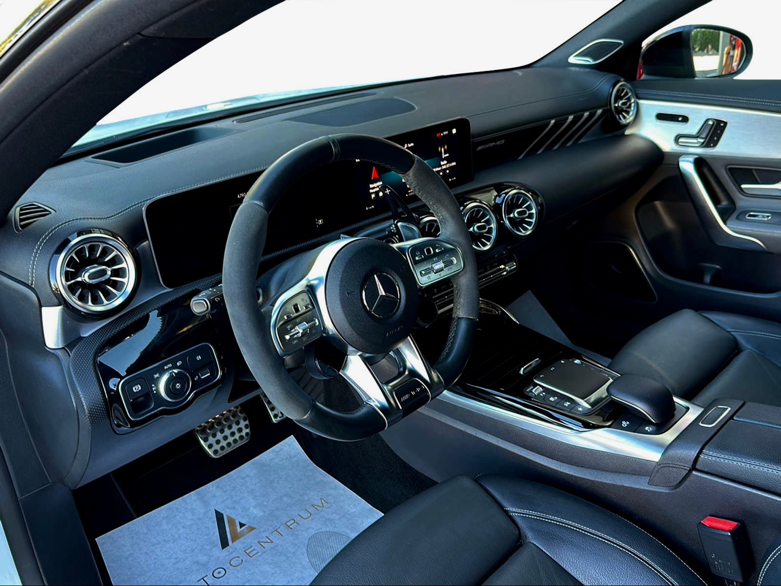 MERCEDES-BENZ CLA 45 S AMG 4Matic+ 8G-DCT-showroom-element-1
