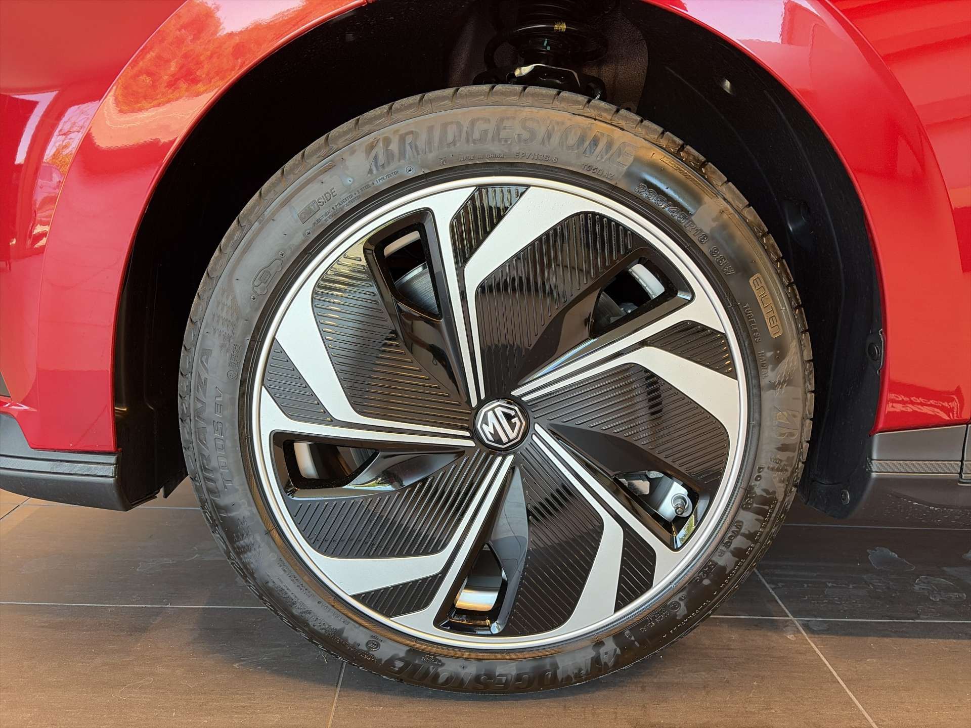 MG 4 EV 64kWh Premium Facelift Automat-image-7