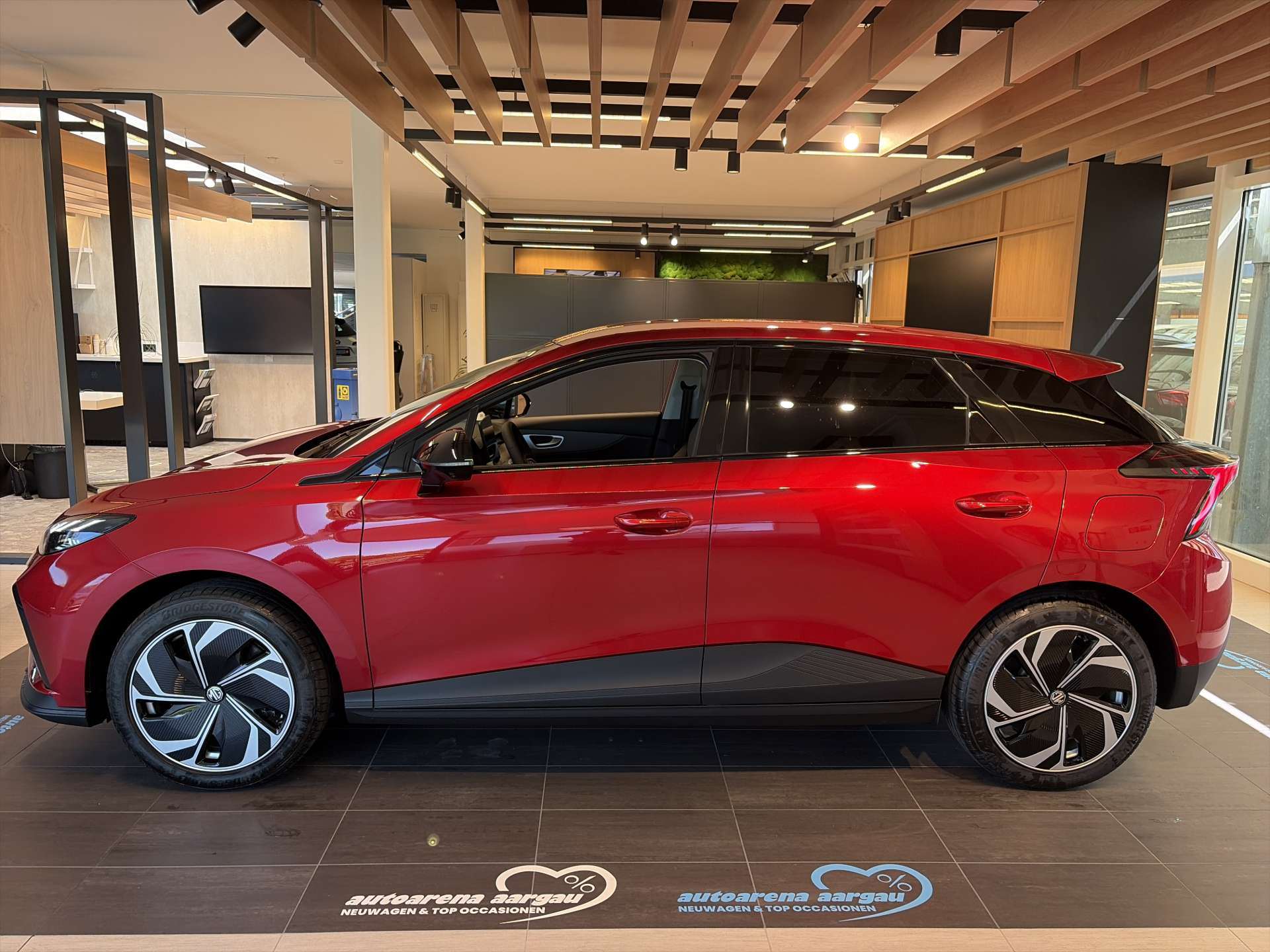 MG 4 EV 64kWh Premium Facelift Automat-image-10
