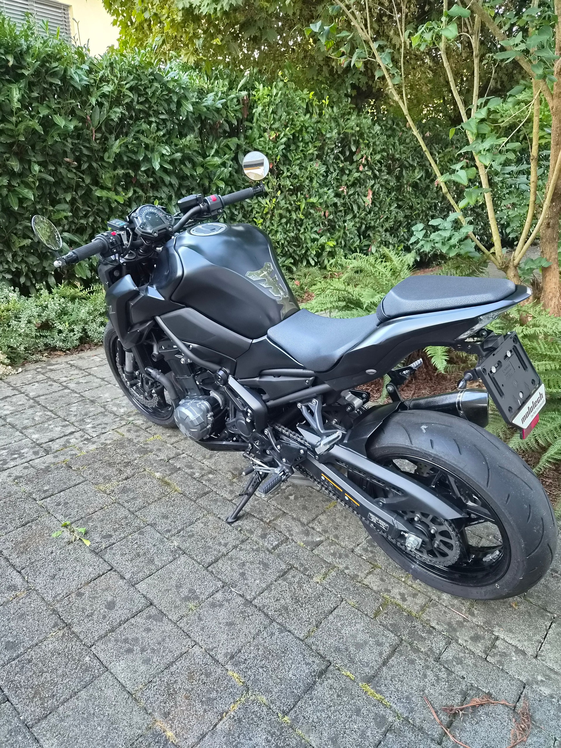 KAWASAKI Z 900-image-4