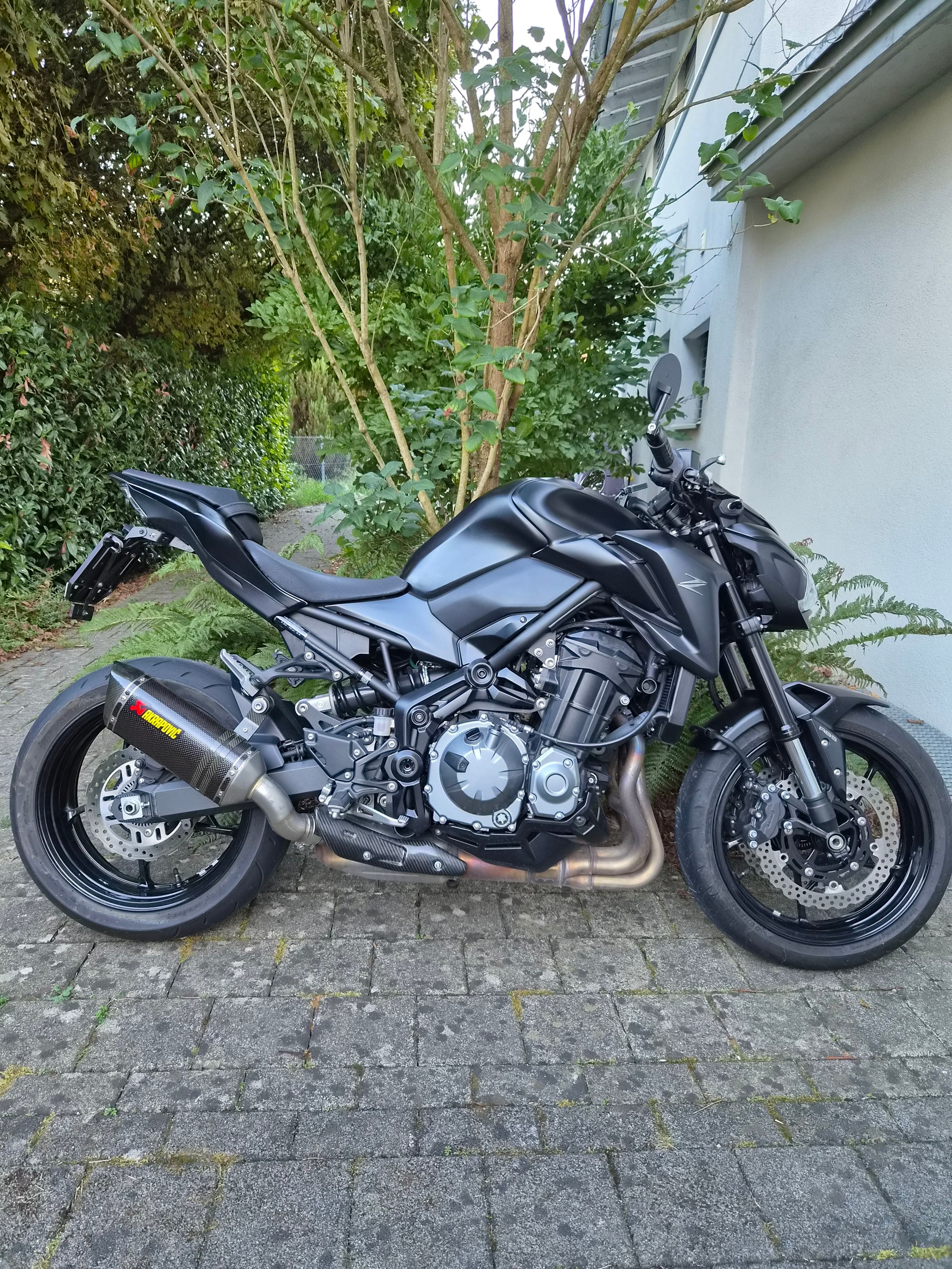 KAWASAKI Z 900-image-0