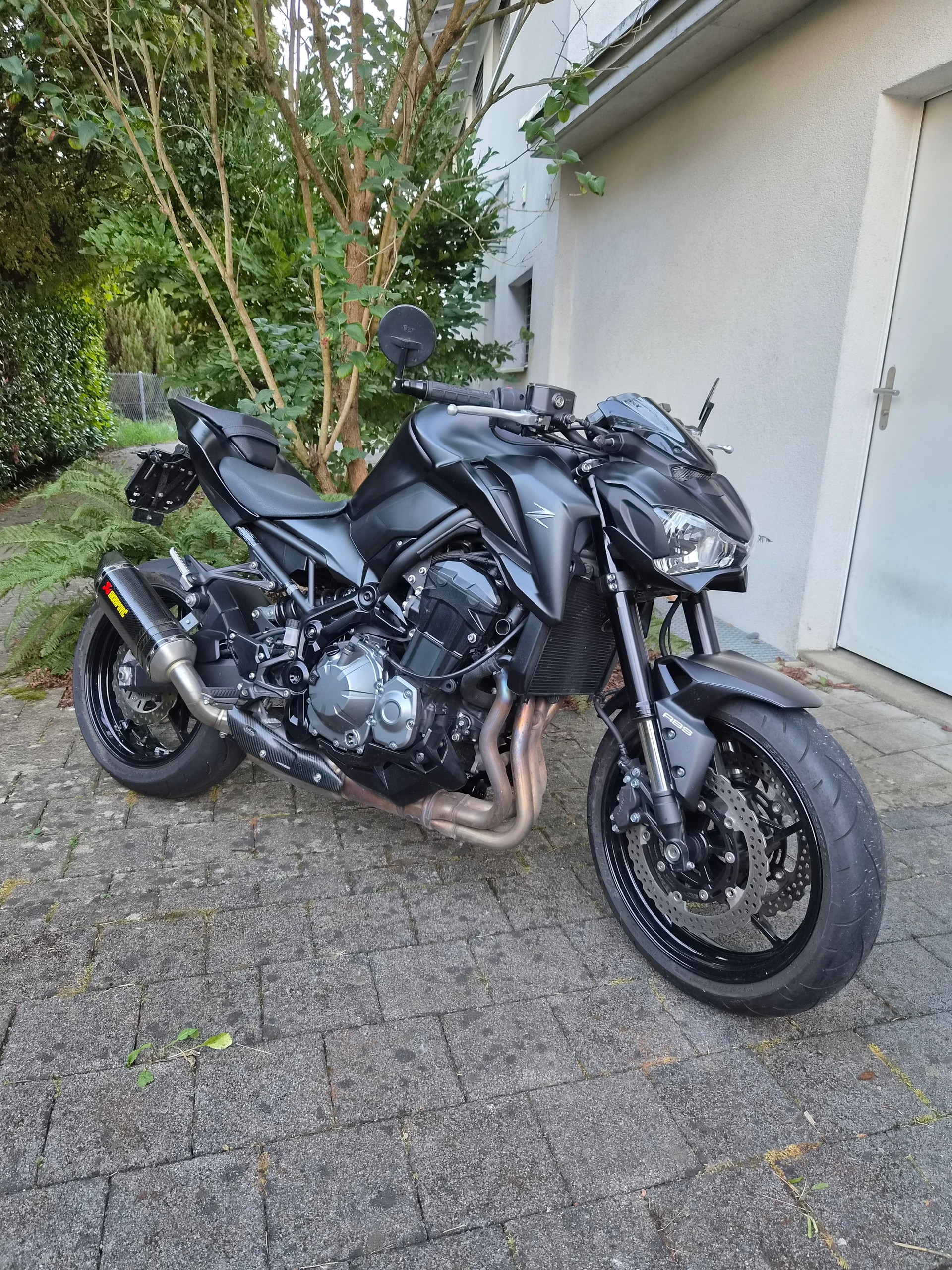 KAWASAKI Z 900-image-1