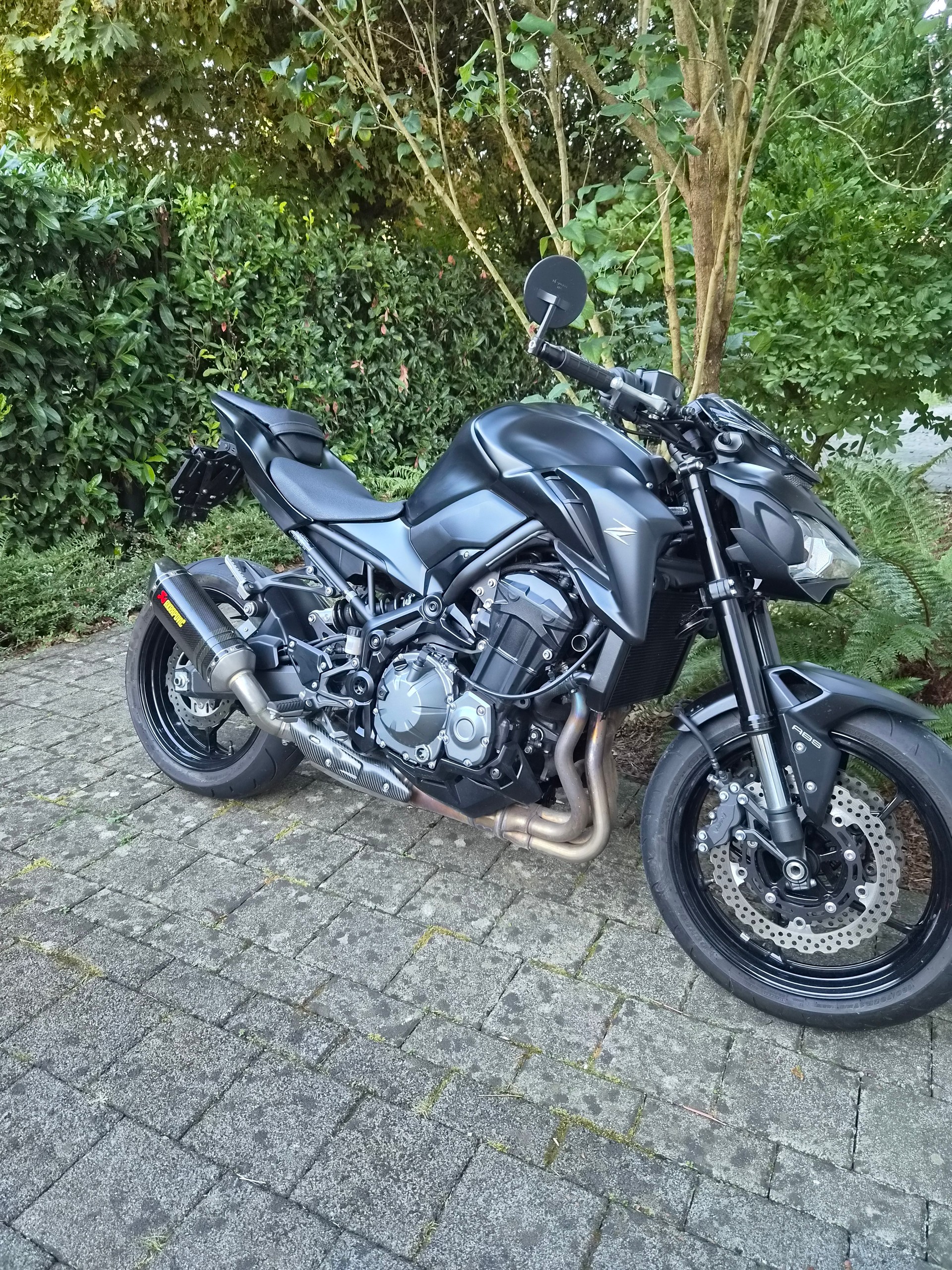 KAWASAKI Z 900-image-10