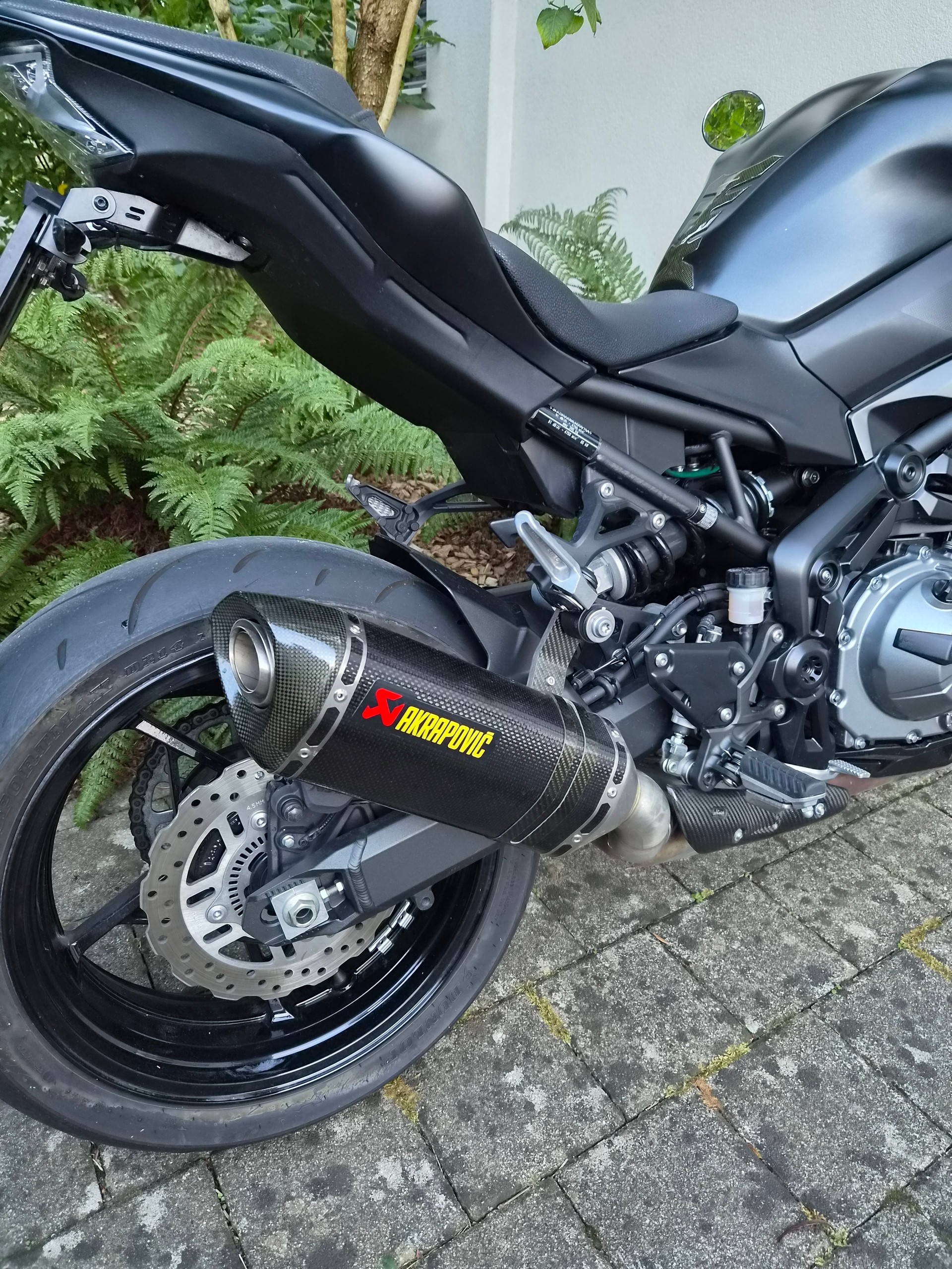 KAWASAKI Z 900-image-9