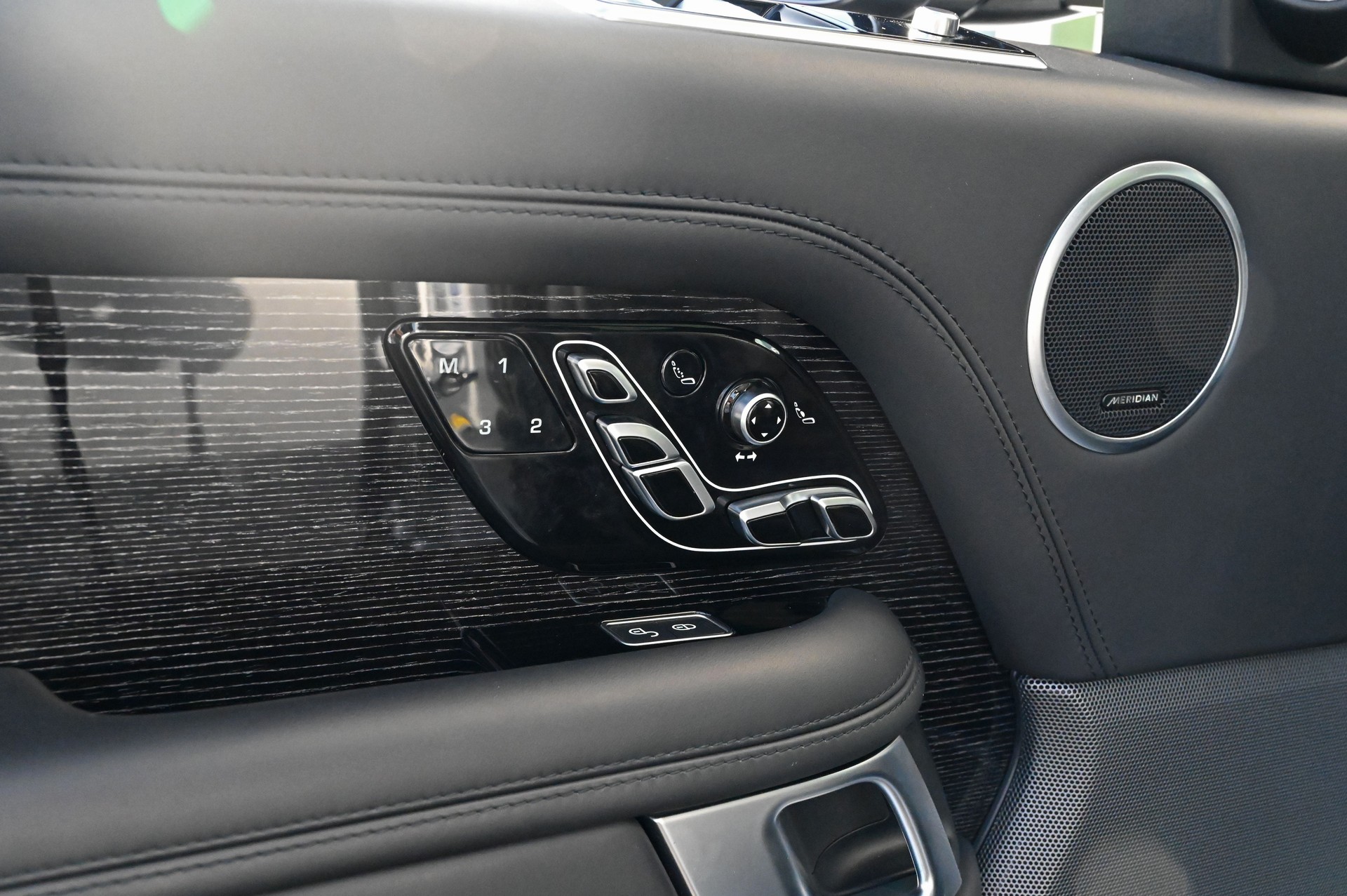 LAND ROVER Range Rover 5.0 V8 S/C AB Automatic-image-14