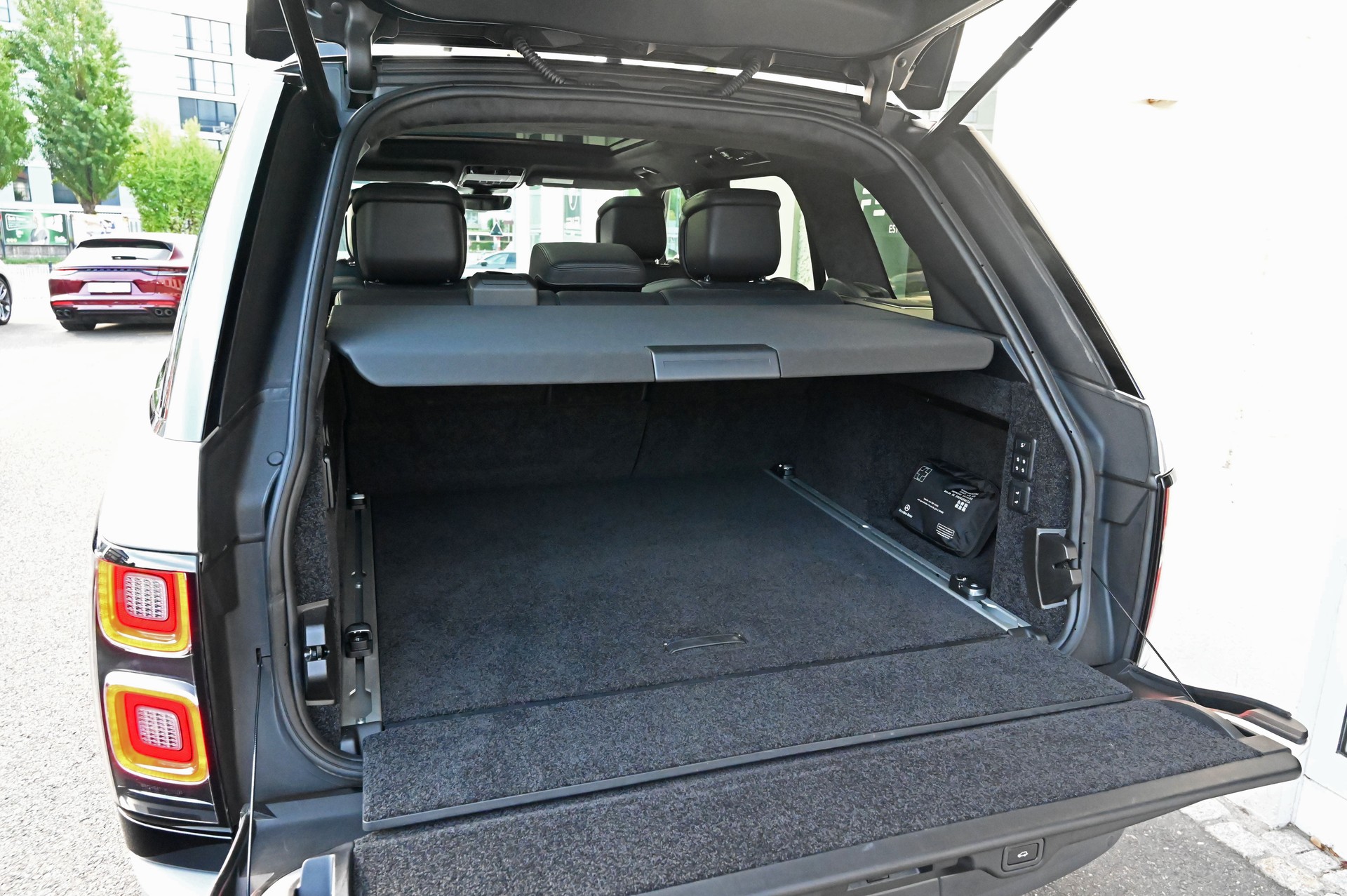 LAND ROVER Range Rover 5.0 V8 S/C AB Automatic-image-25