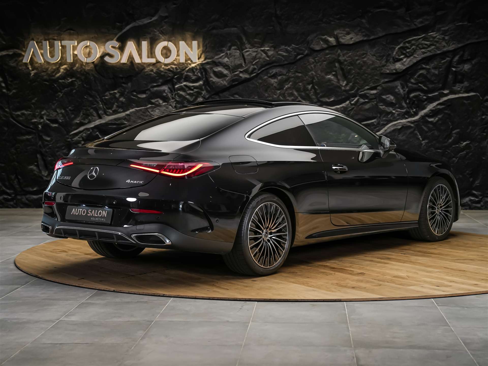 MERCEDES-BENZ CLE 200 AMG Line 4matic Coupé*Panorama*360° Kamera*Werksgarantie*-image-5