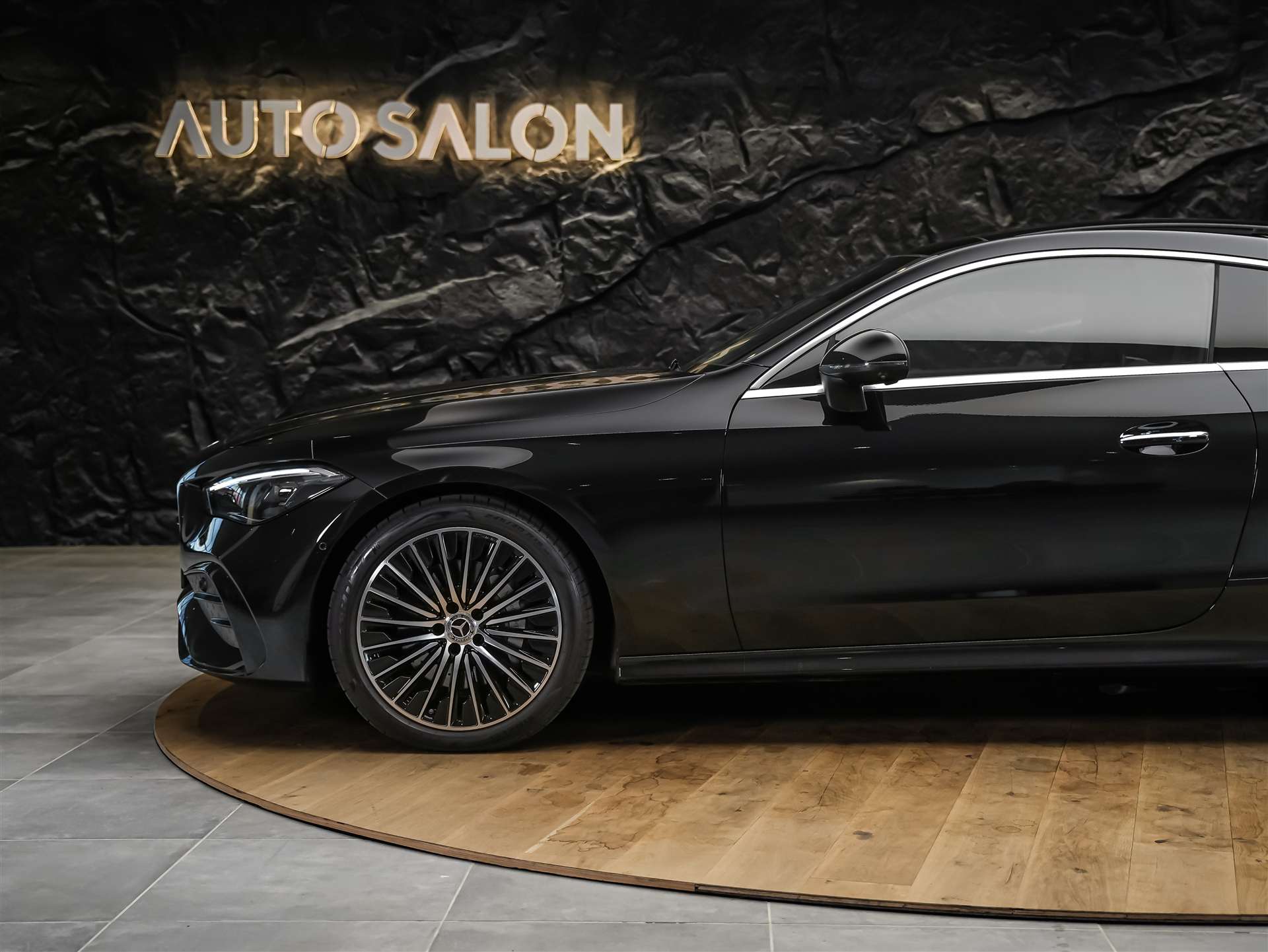MERCEDES-BENZ CLE 200 AMG Line 4matic Coupé*Panorama*360° Kamera*Werksgarantie*-image-14