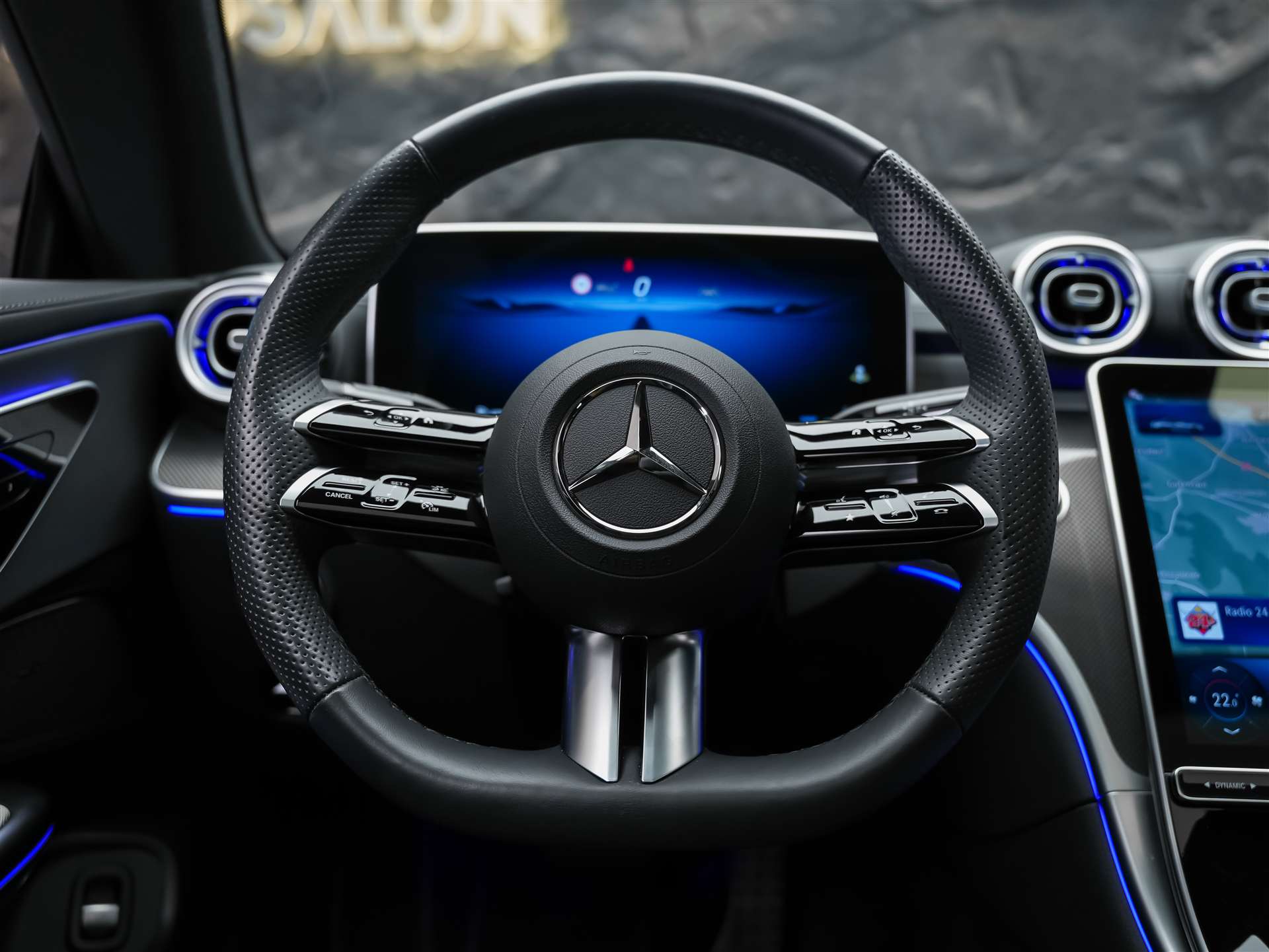 MERCEDES-BENZ CLE 200 AMG Line 4matic Coupé*Panorama*360° Kamera*Werksgarantie*-image-25