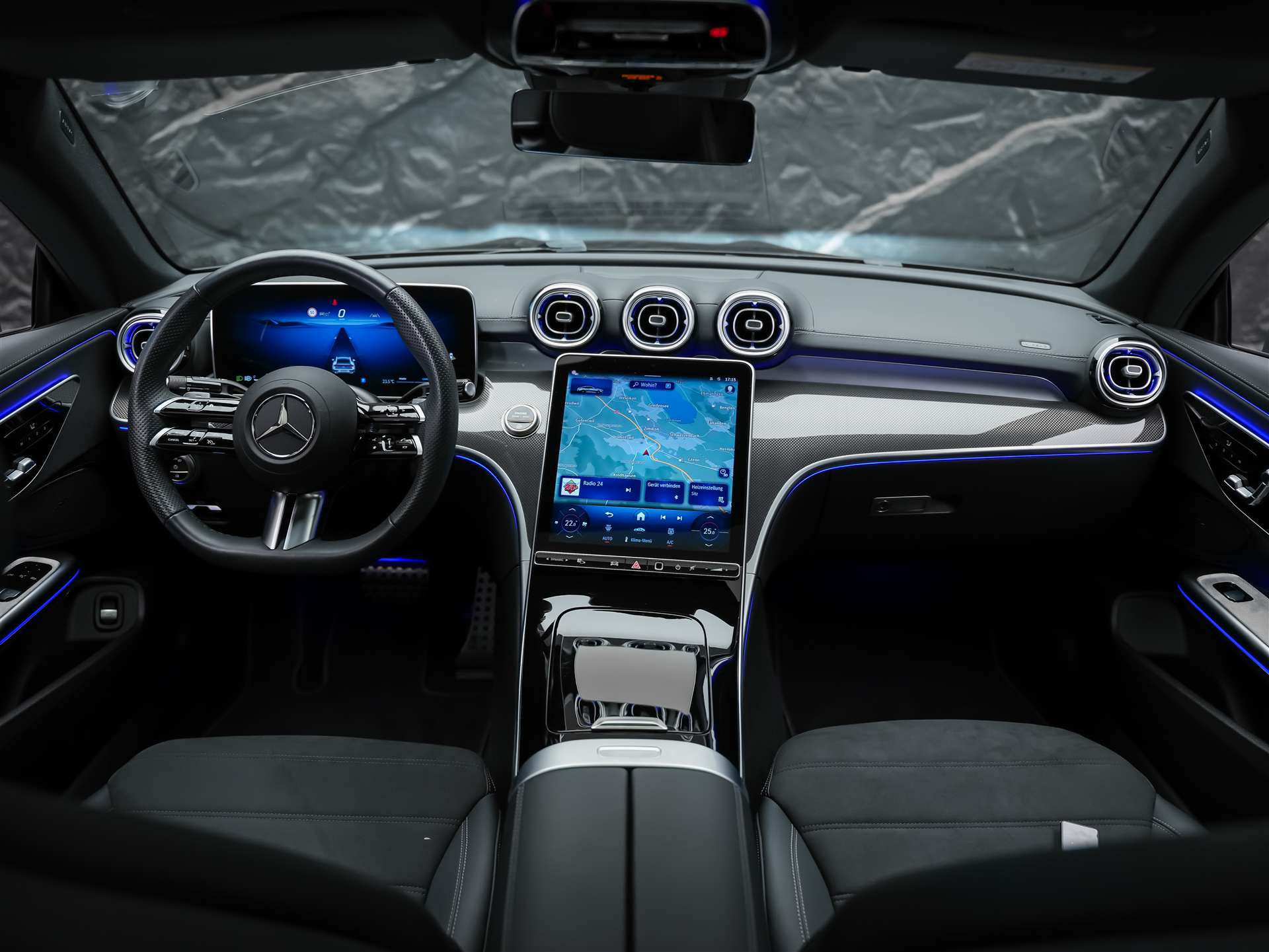 MERCEDES-BENZ CLE 200 AMG Line 4matic Coupé*Panorama*360° Kamera*Werksgarantie*-image-17