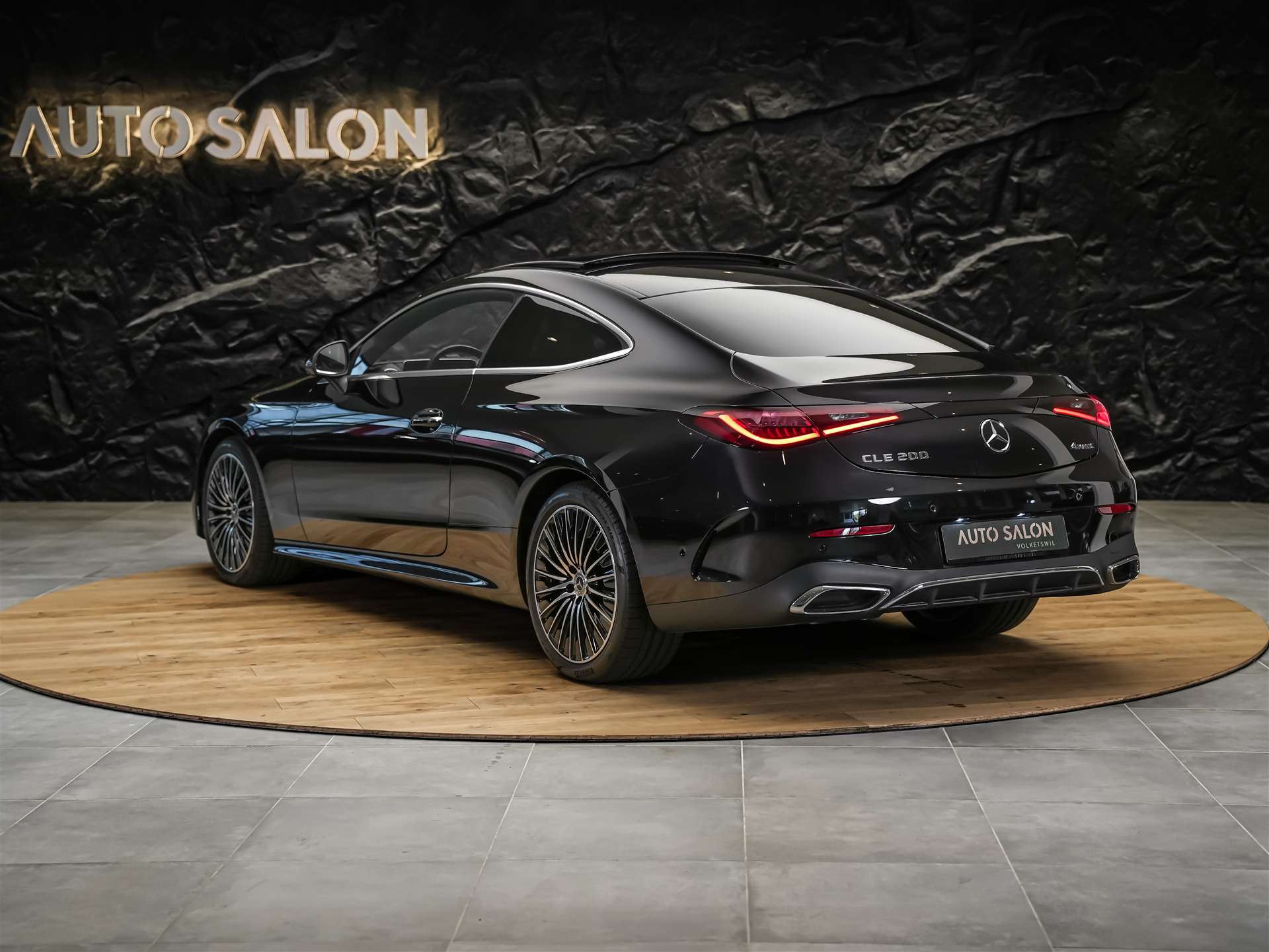 MERCEDES-BENZ CLE 200 AMG Line 4matic Coupé*Panorama*360° Kamera*Werksgarantie*-showroom-element-3