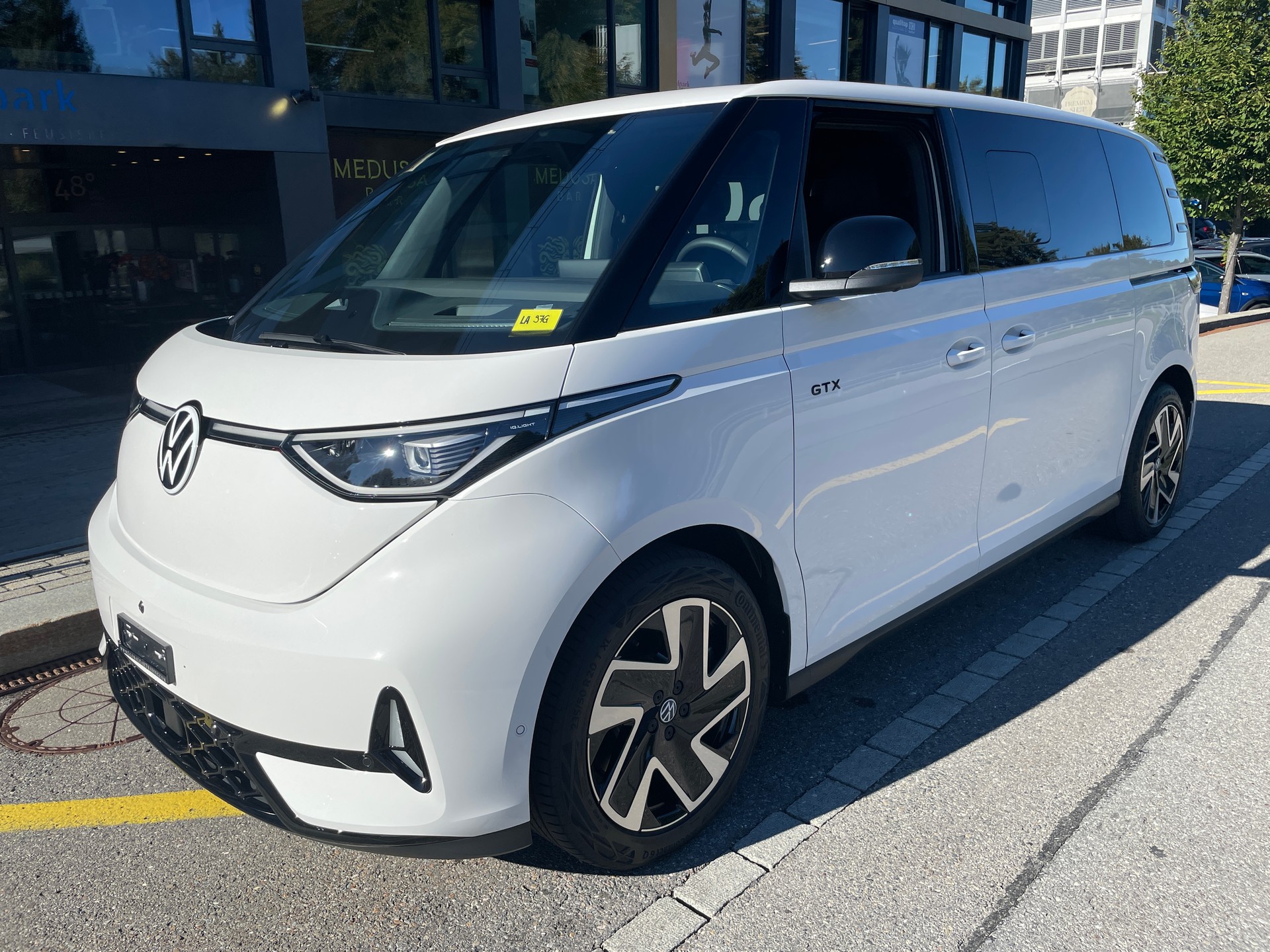 VW ID.Buzz LWB GTX 4 Motion, 7-Sitzer