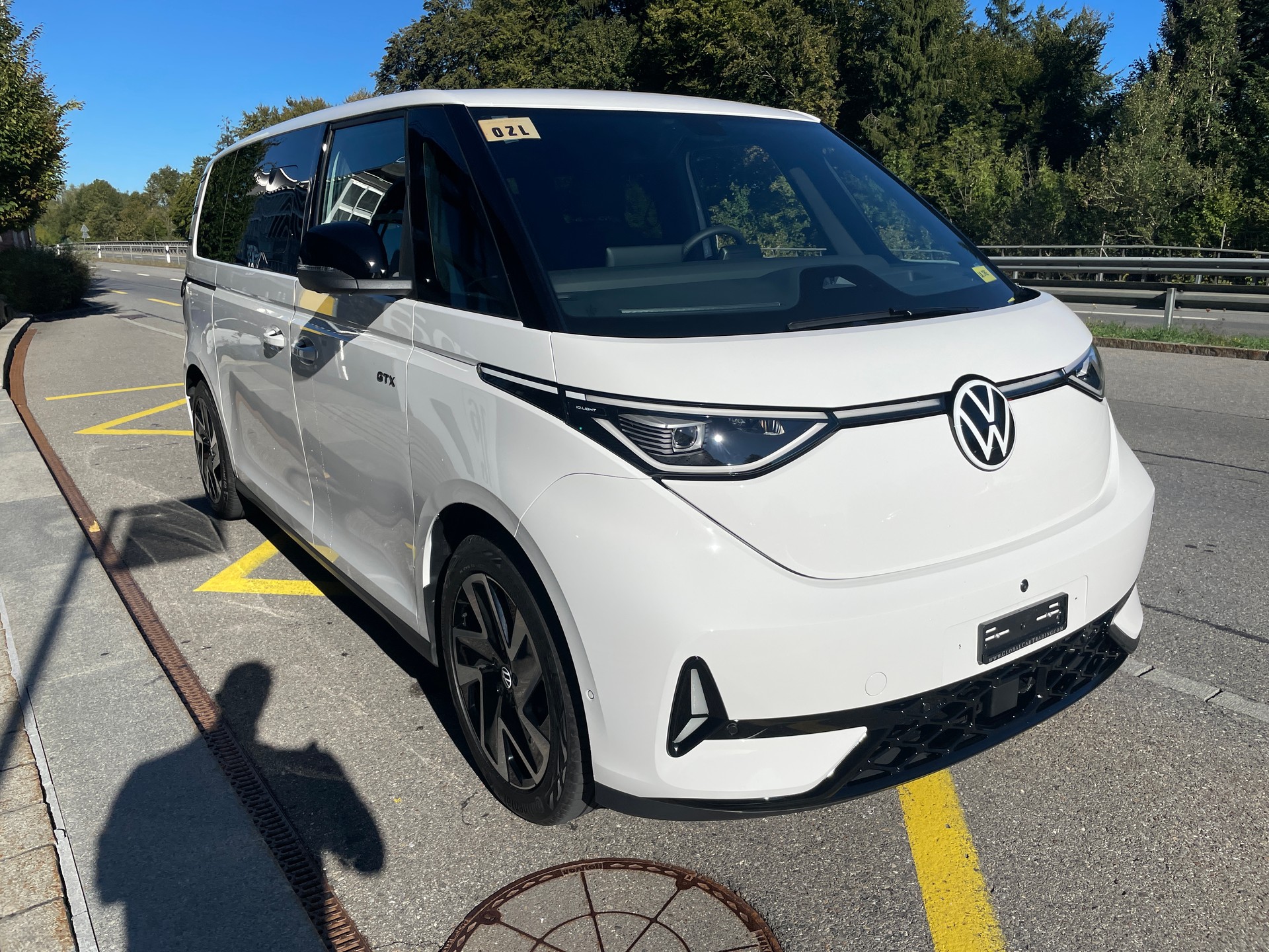 VW ID.Buzz LWB GTX 4 Motion, 7-Sitzer-showroom-element-2