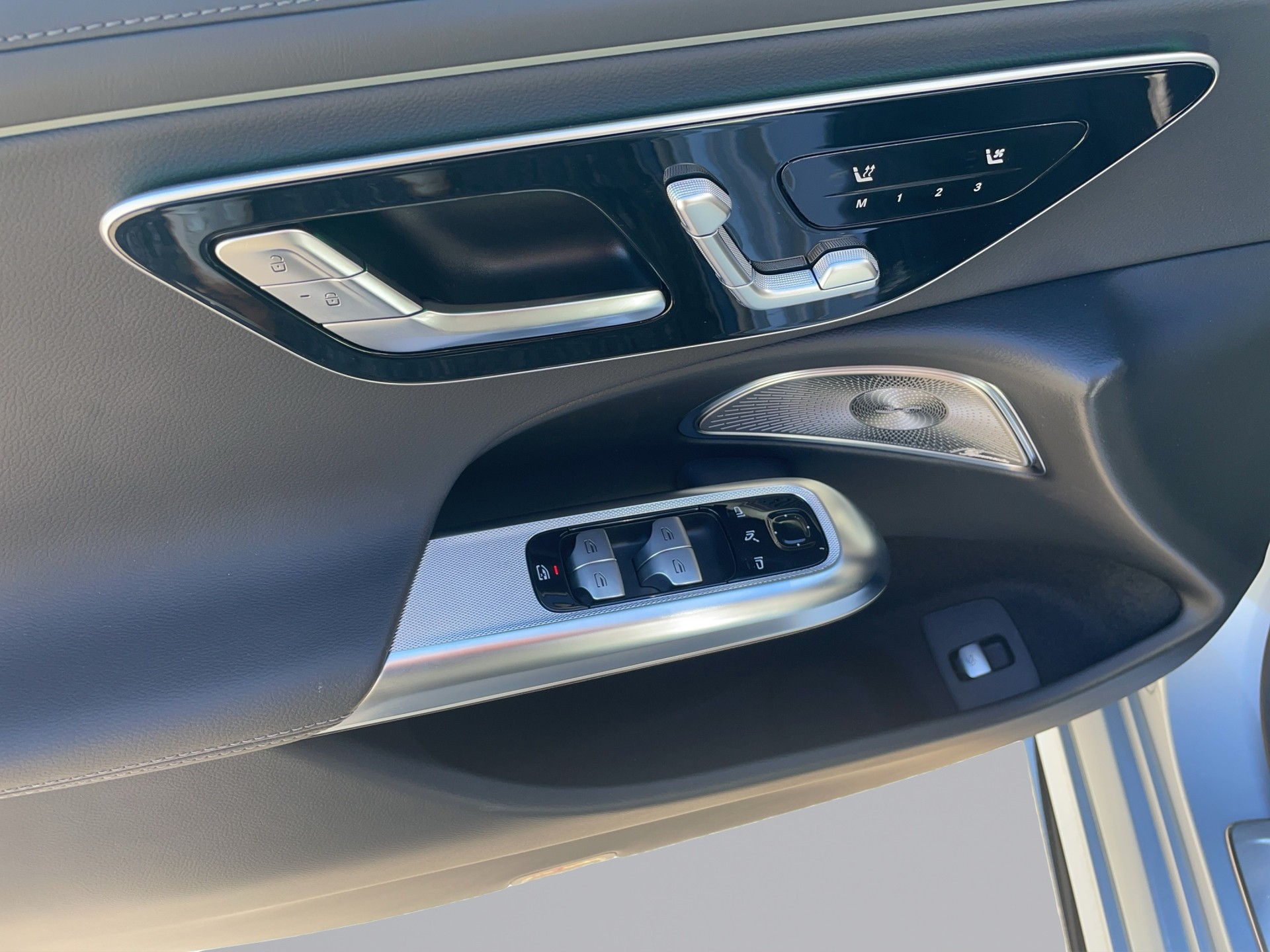 MERCEDES-BENZ E 200 AMG Line 4matic-image-10