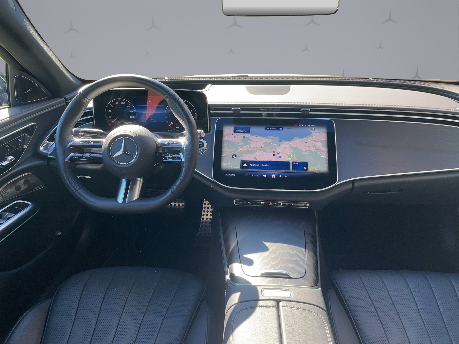 MERCEDES-BENZ E 200 AMG Line 4matic-image-13