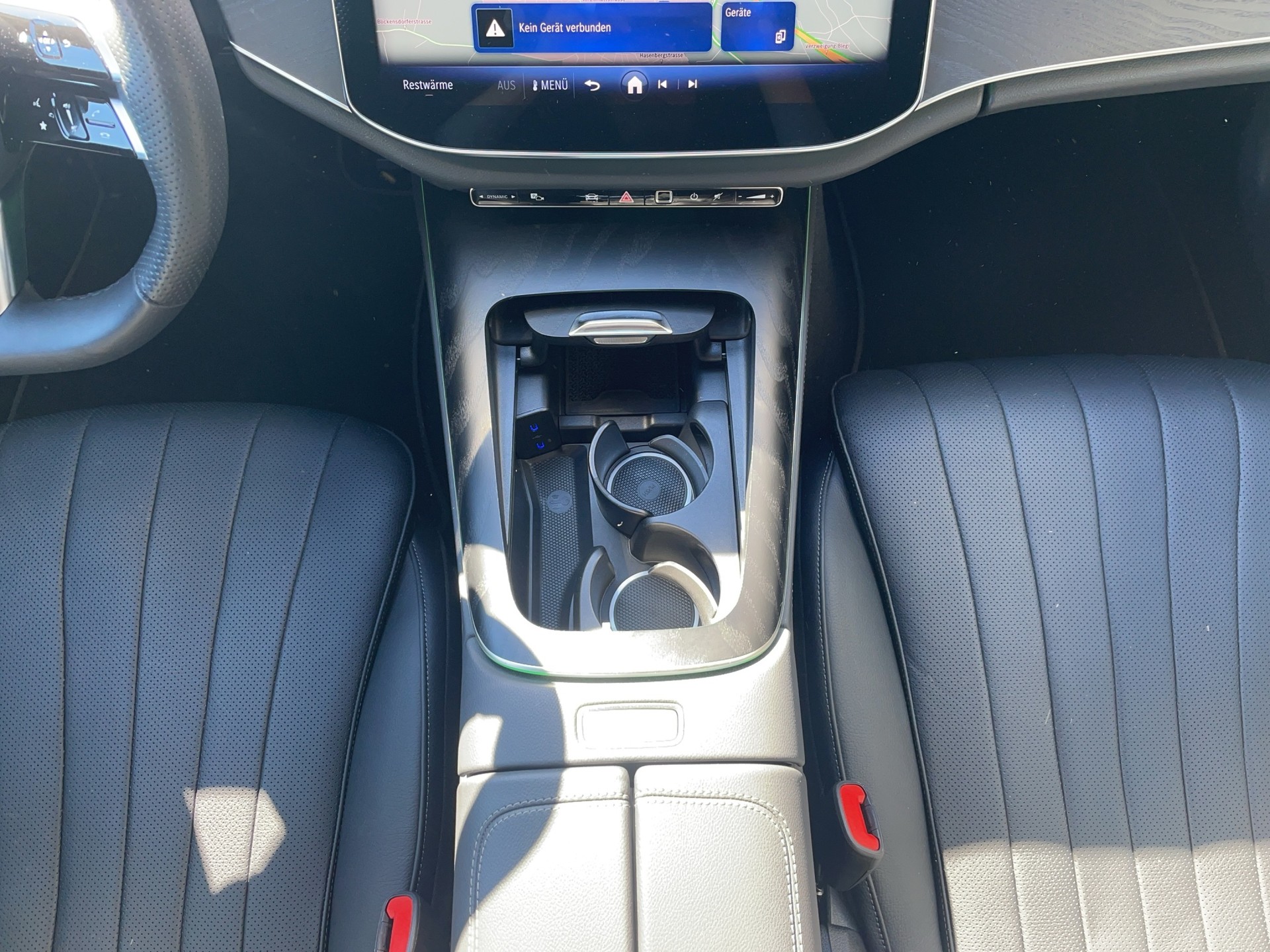 MERCEDES-BENZ E 200 AMG Line 4matic-image-14