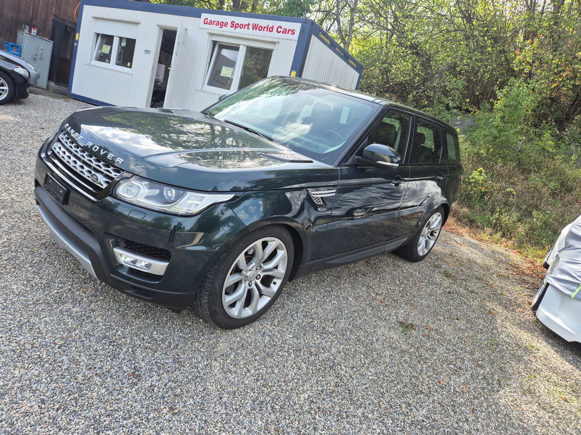 LAND ROVER Range Rover Sport 2.0SD4 HSE Automatic-showroom-element-2