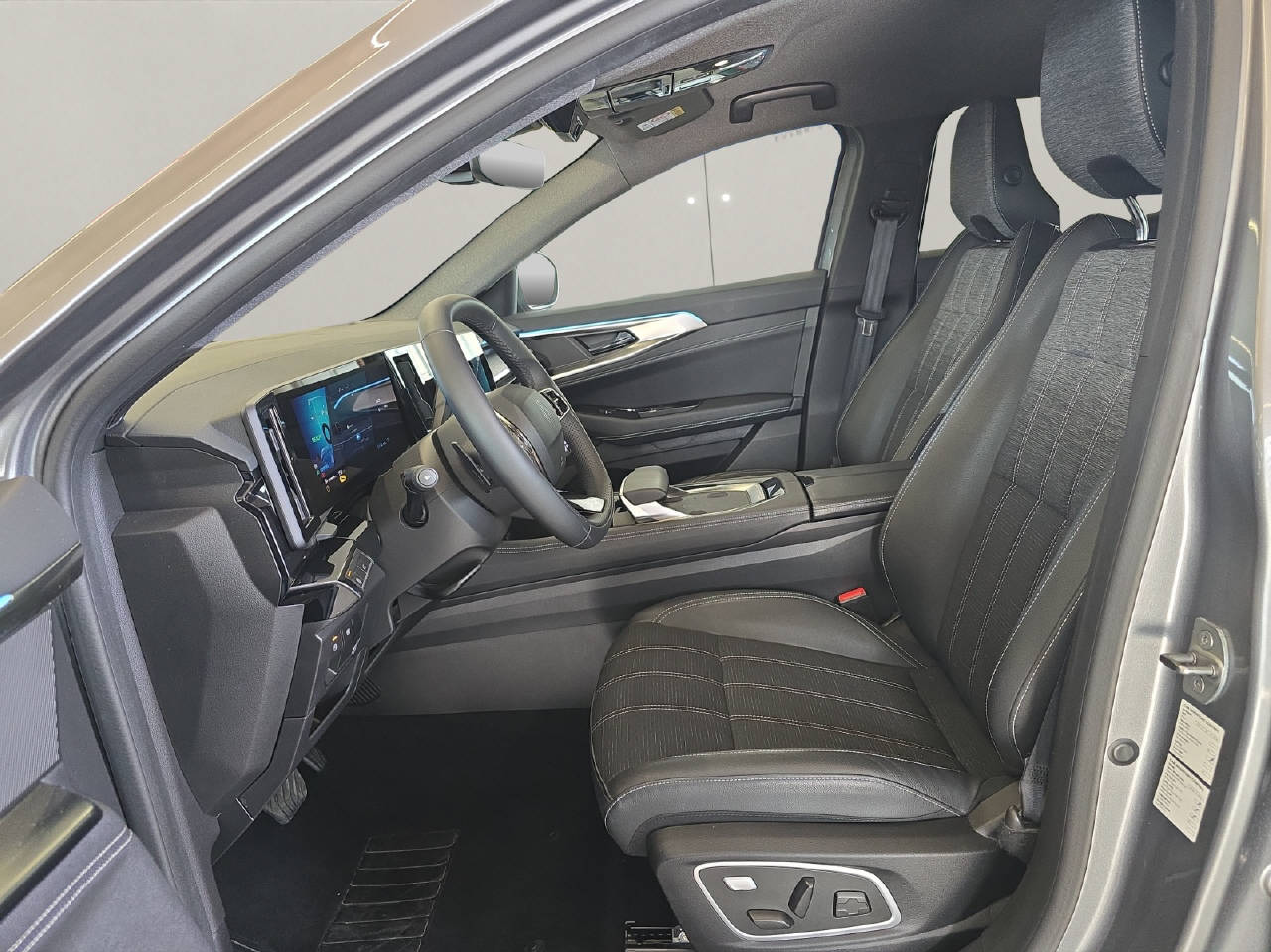 RENAULT Austral 1.2 E-Tech techno-showroom-element-3
