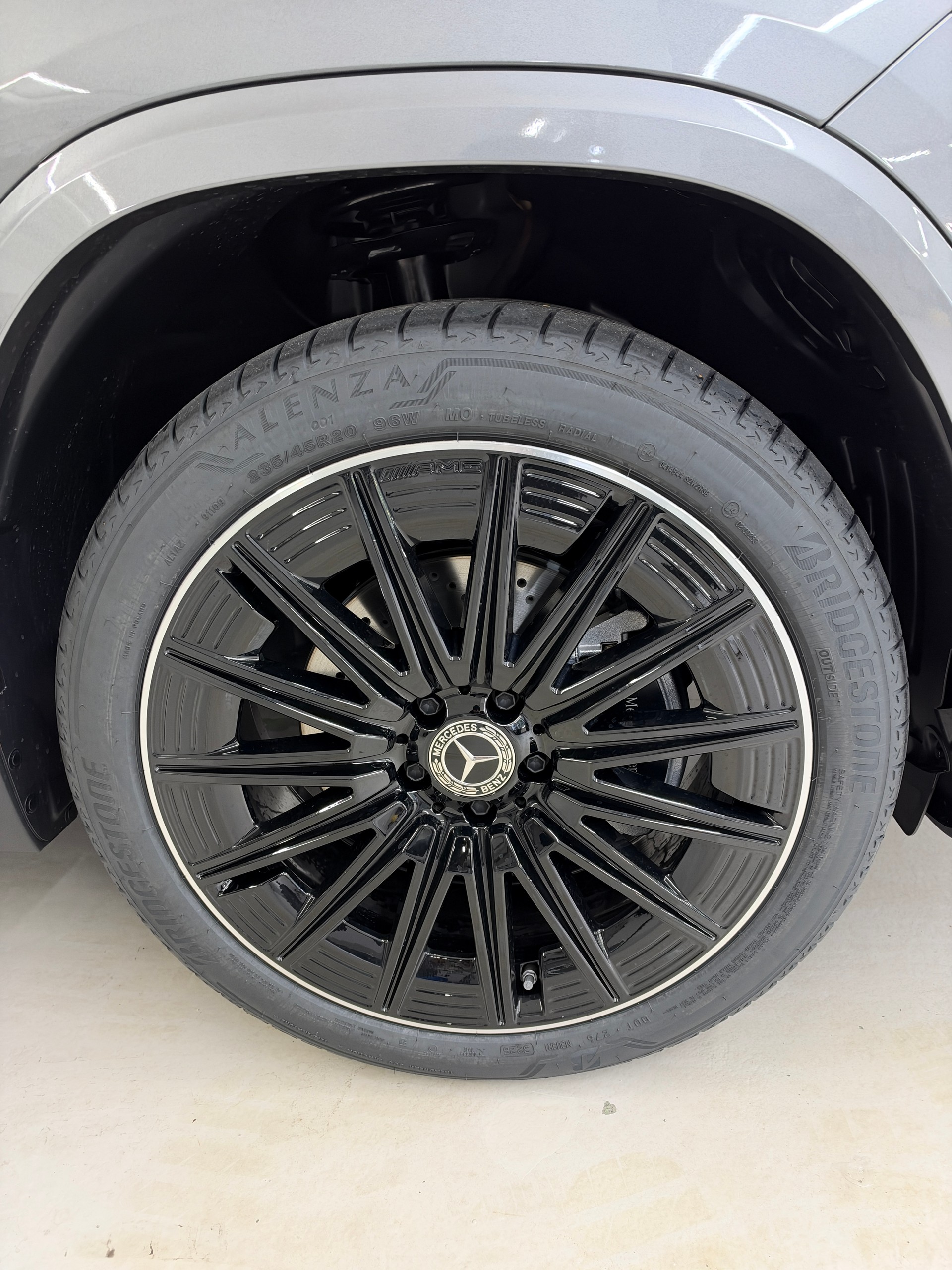 MERCEDES-BENZ GLA 250 e EQ Star-showroom-element-3