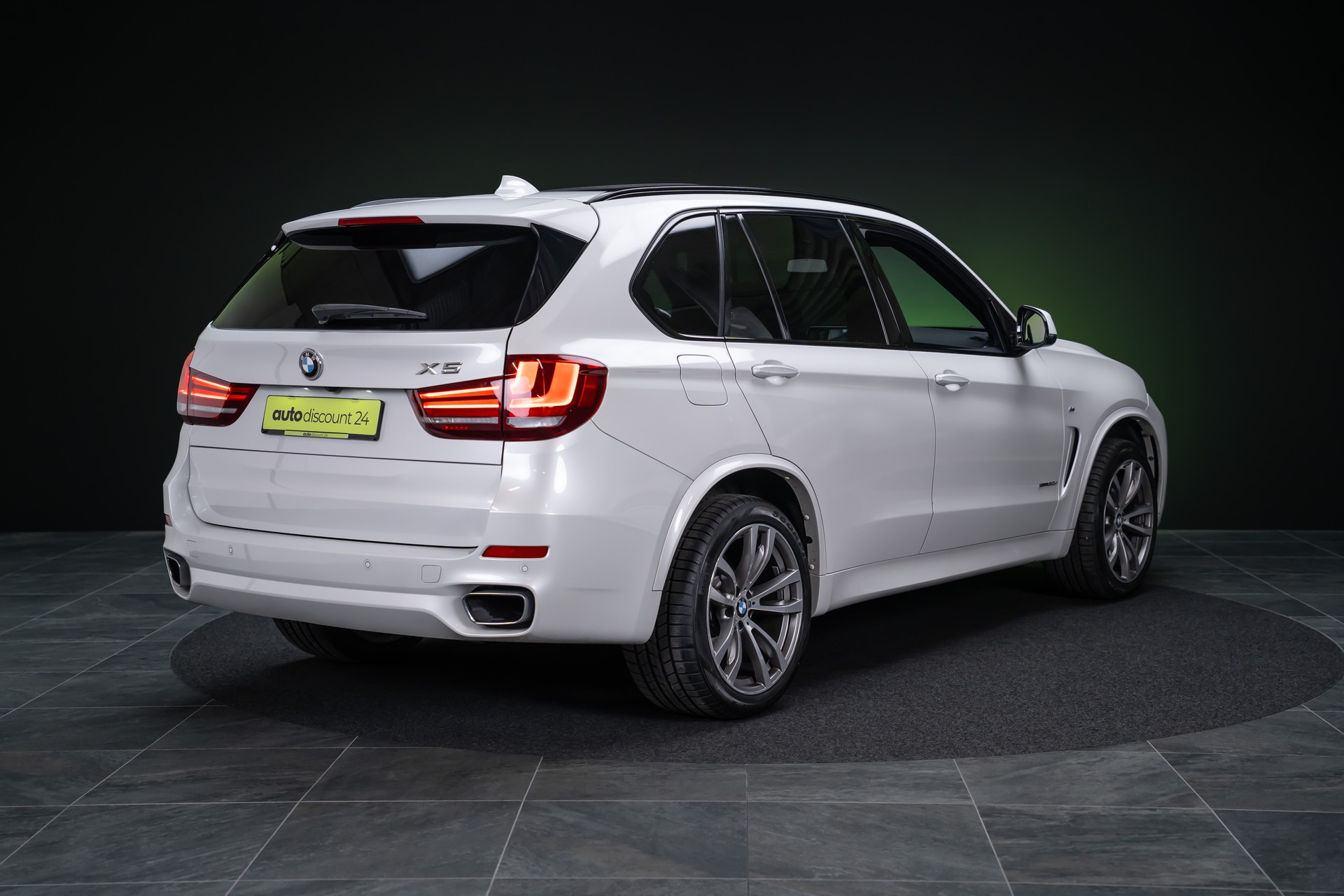 BMW X5 30d xDrive SAG M Sport / 7 Sitzer / Panorama / HeadUp-image-4