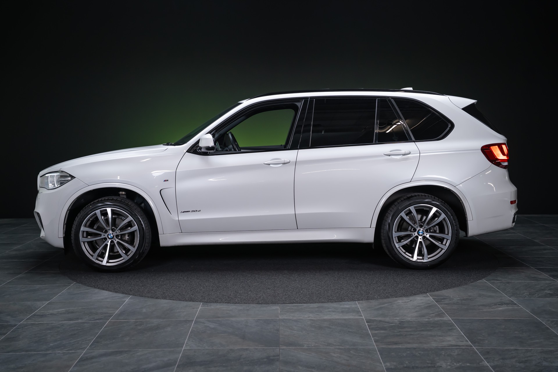 BMW X5 30d xDrive SAG M Sport / 7 Sitzer / Panorama / HeadUp-image-8