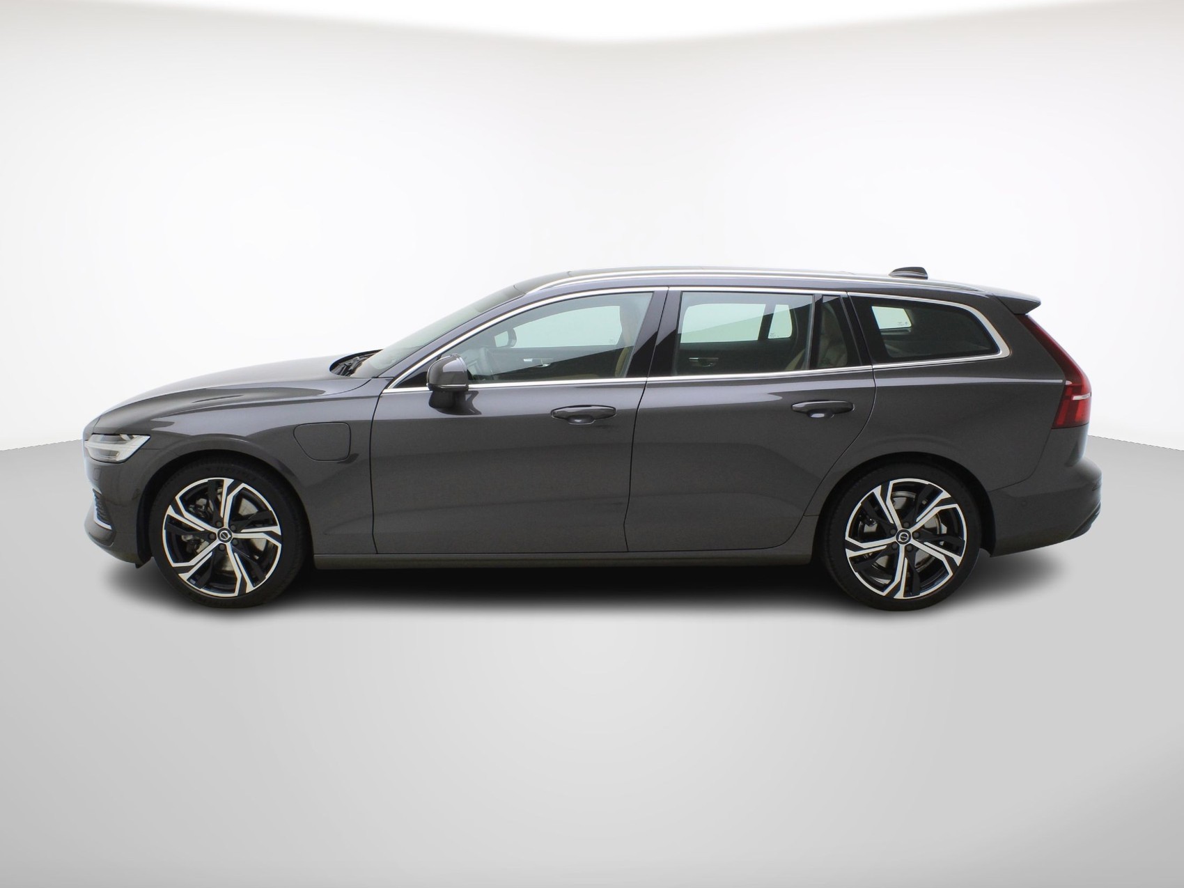 VOLVO V60 2.0 T8 TE Ultimate Bright eAWD-showroom-element-2