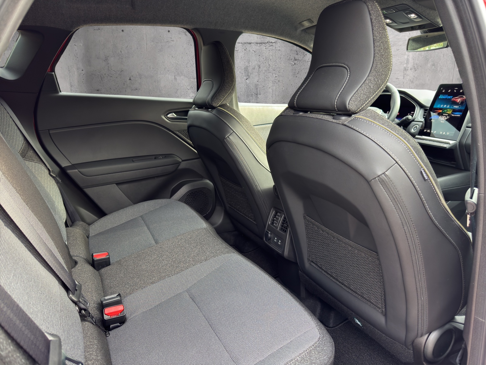 RENAULT Captur 1.8 E-Tech 160 Techno DHT-image-14