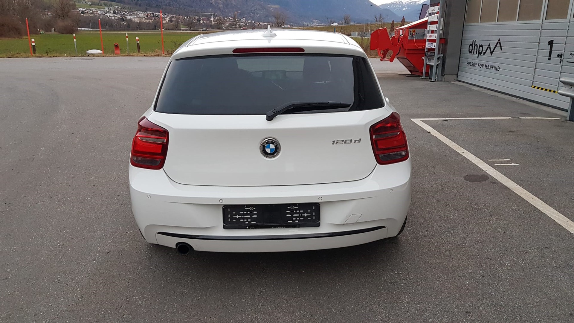 BMW 120d Sport Line-image-3