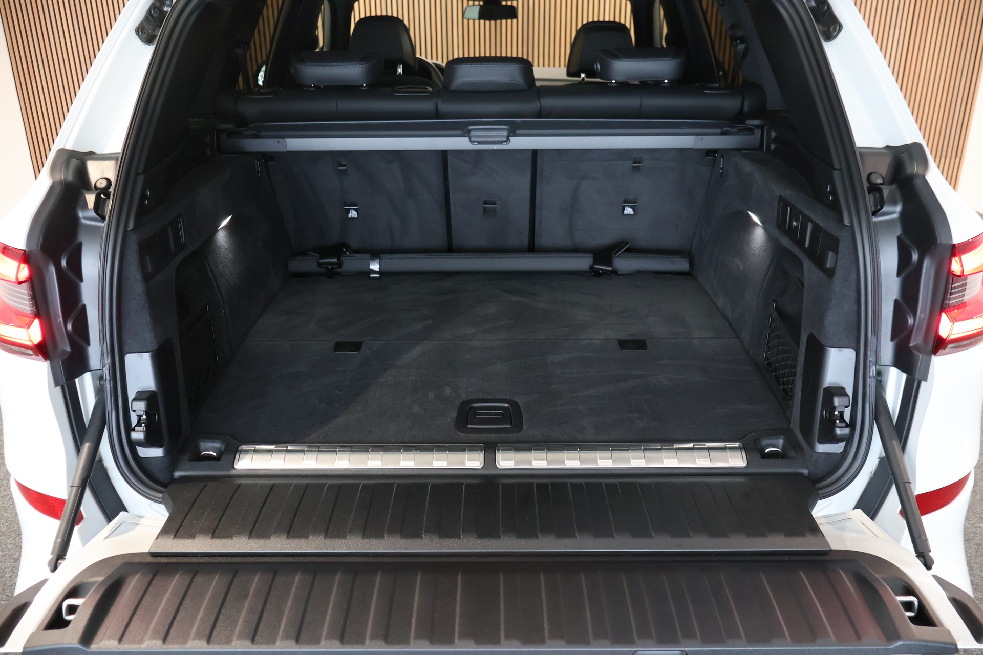 BMW X5 xDrive45e M Sport Steptronic-image-12