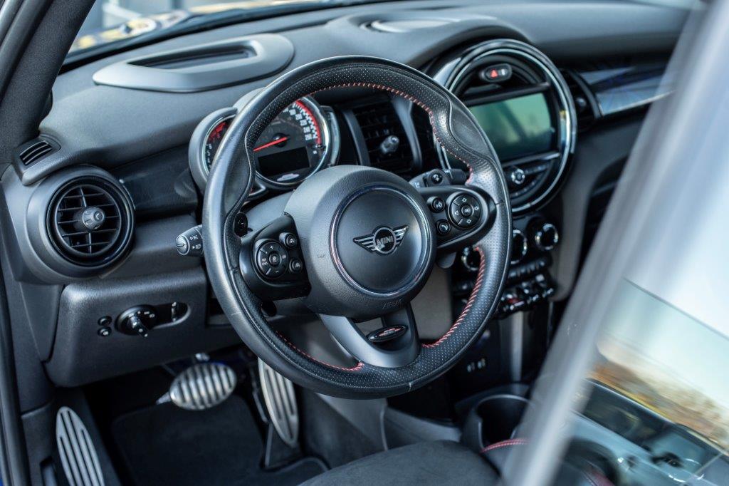 MINI Cooper JCW Cabriolet-image-12