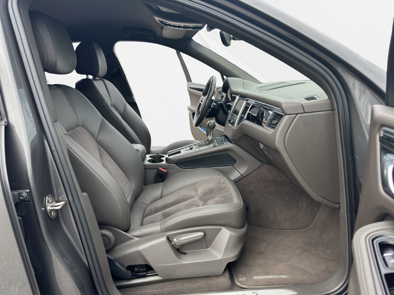 PORSCHE Macan 3.0 V6 S Diesel-image-12