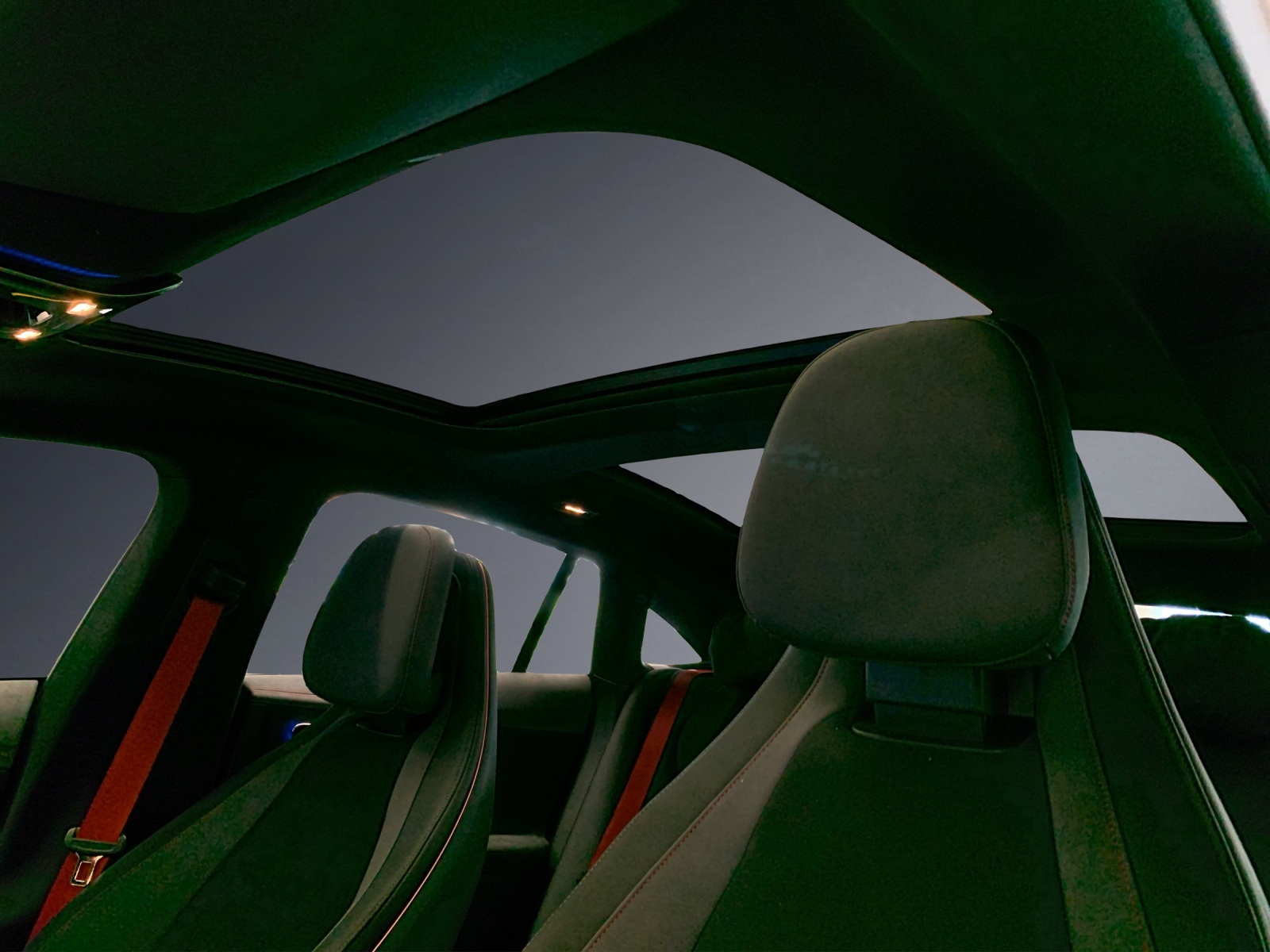MERCEDES-BENZ EQE 500 4 Matic Executive Edition-image-9