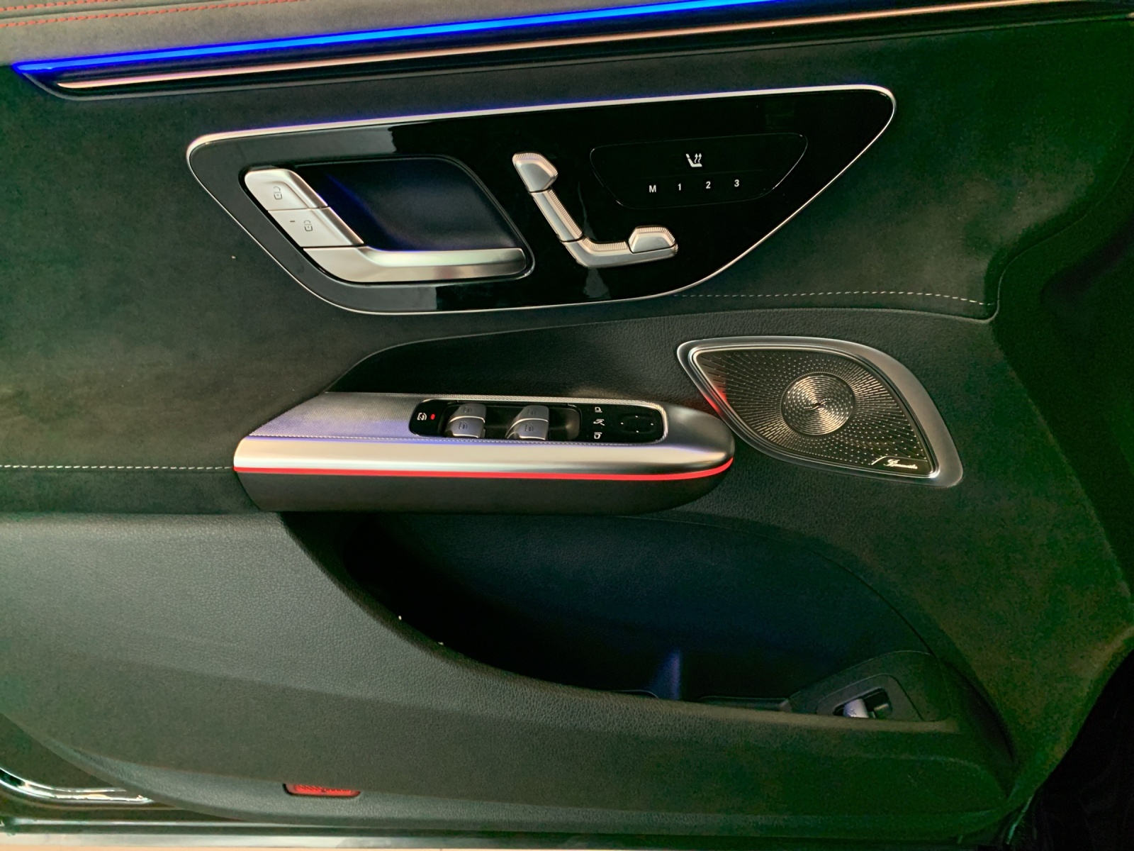 MERCEDES-BENZ EQE 500 4 Matic Executive Edition-image-8