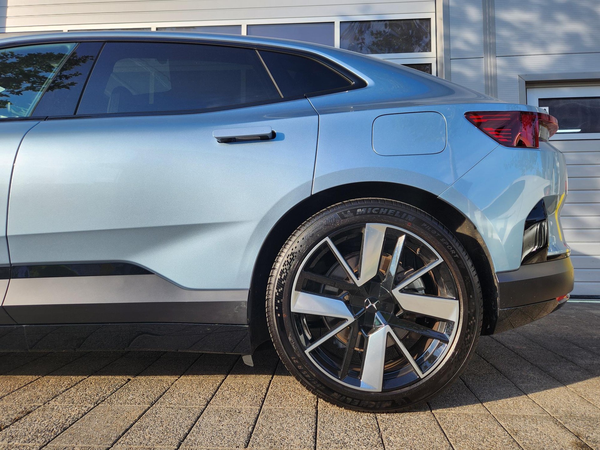 POLESTAR Polestar 4 Long Range Single 100kWh ** GRATIS SERVICE - GLASDACH - PILOT PAKET - HARMAN KARDON SOUND - GARANTIE BIS 07.2034 **-image-5