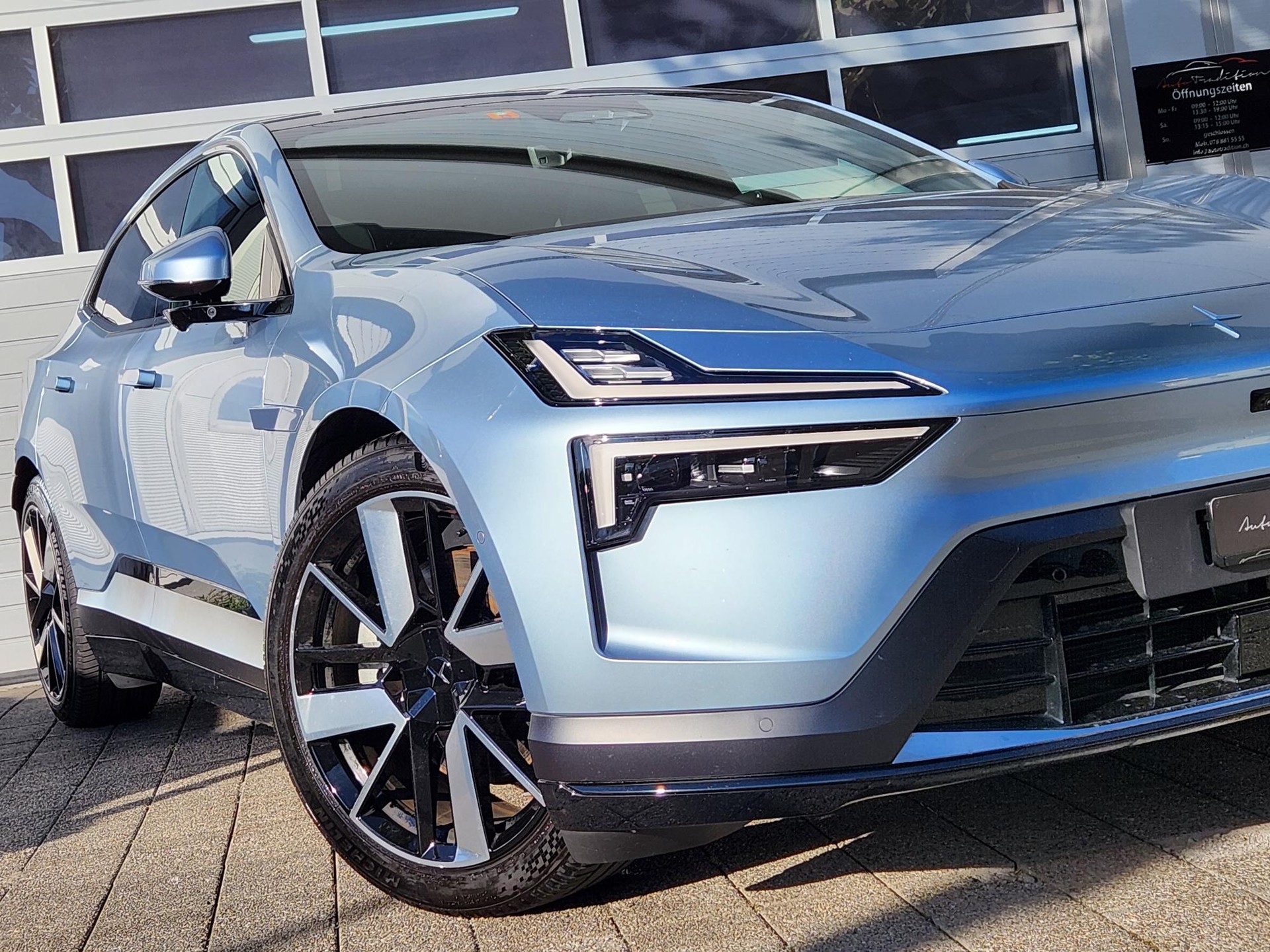 POLESTAR Polestar 4 Long Range Single 100kWh ** GRATIS SERVICE - GLASDACH - PILOT PAKET - HARMAN KARDON SOUND - GARANTIE BIS 07.2034 **-showroom-element-3