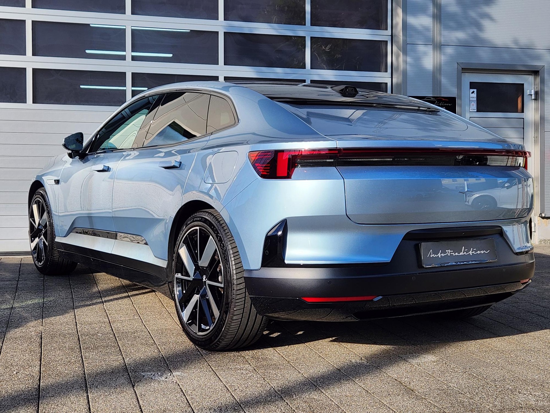 POLESTAR Polestar 4 Long Range Single 100kWh ** GRATIS SERVICE - GLASDACH - PILOT PAKET - HARMAN KARDON SOUND - GARANTIE BIS 07.2034 **-image-4