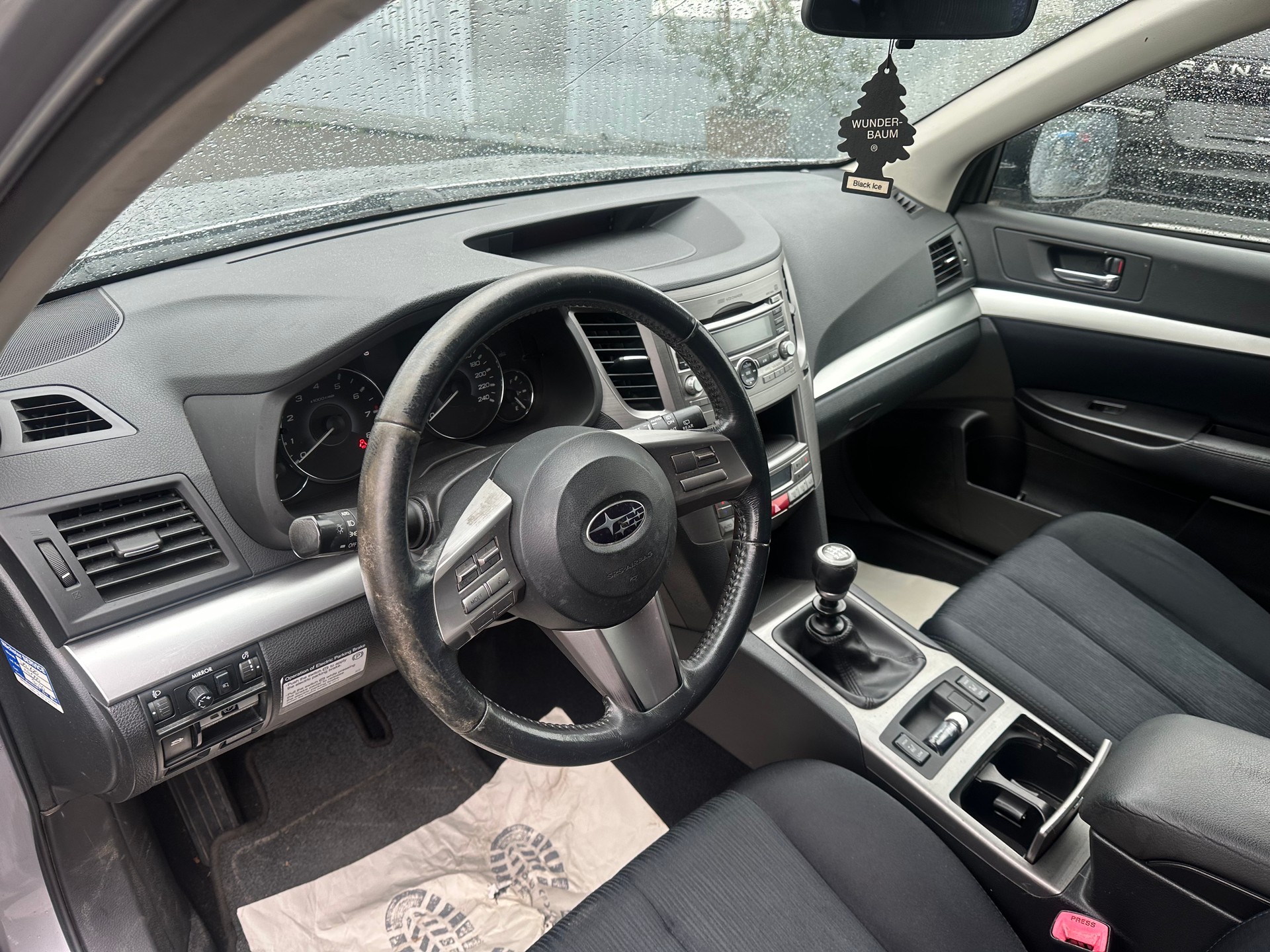 SUBARU Legacy 2.0i Limited AWD-image-6