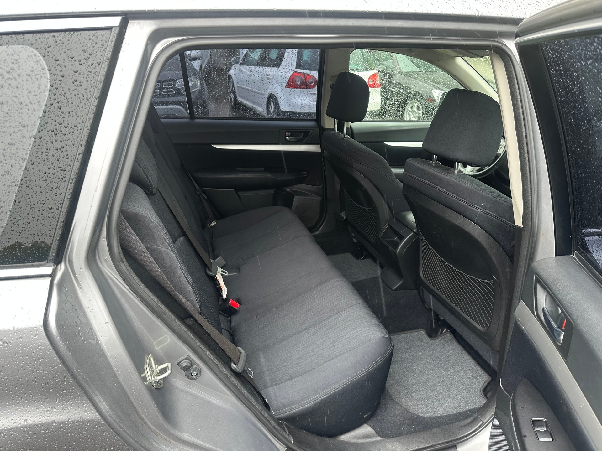 SUBARU Legacy 2.0i Limited AWD-image-8