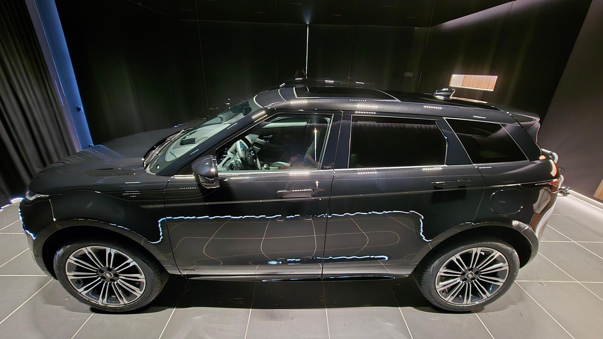 LAND ROVER Range Rover Evoque 2.0 D 200 Autobiography-showroom-element-1