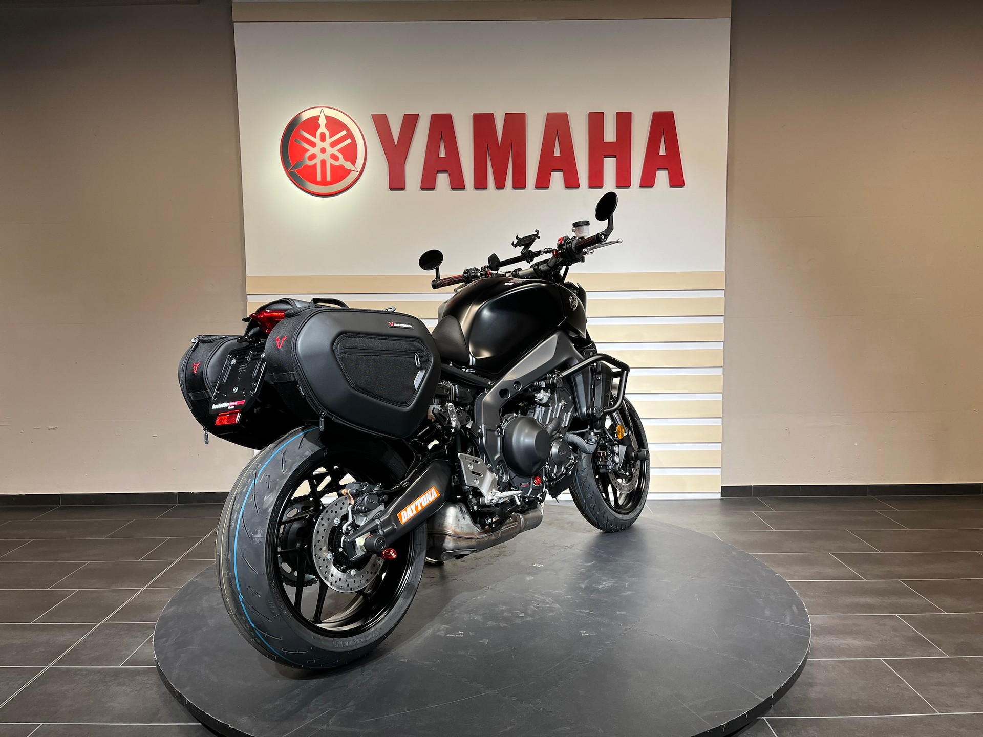 YAMAHA MT-09 Motochic Edition-image-3