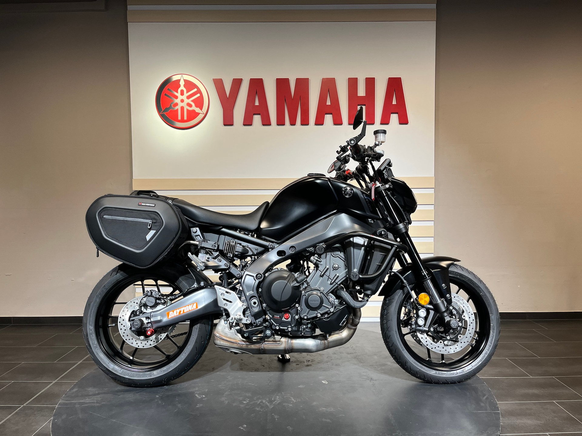 YAMAHA MT-09 Motochic Edition-image-2
