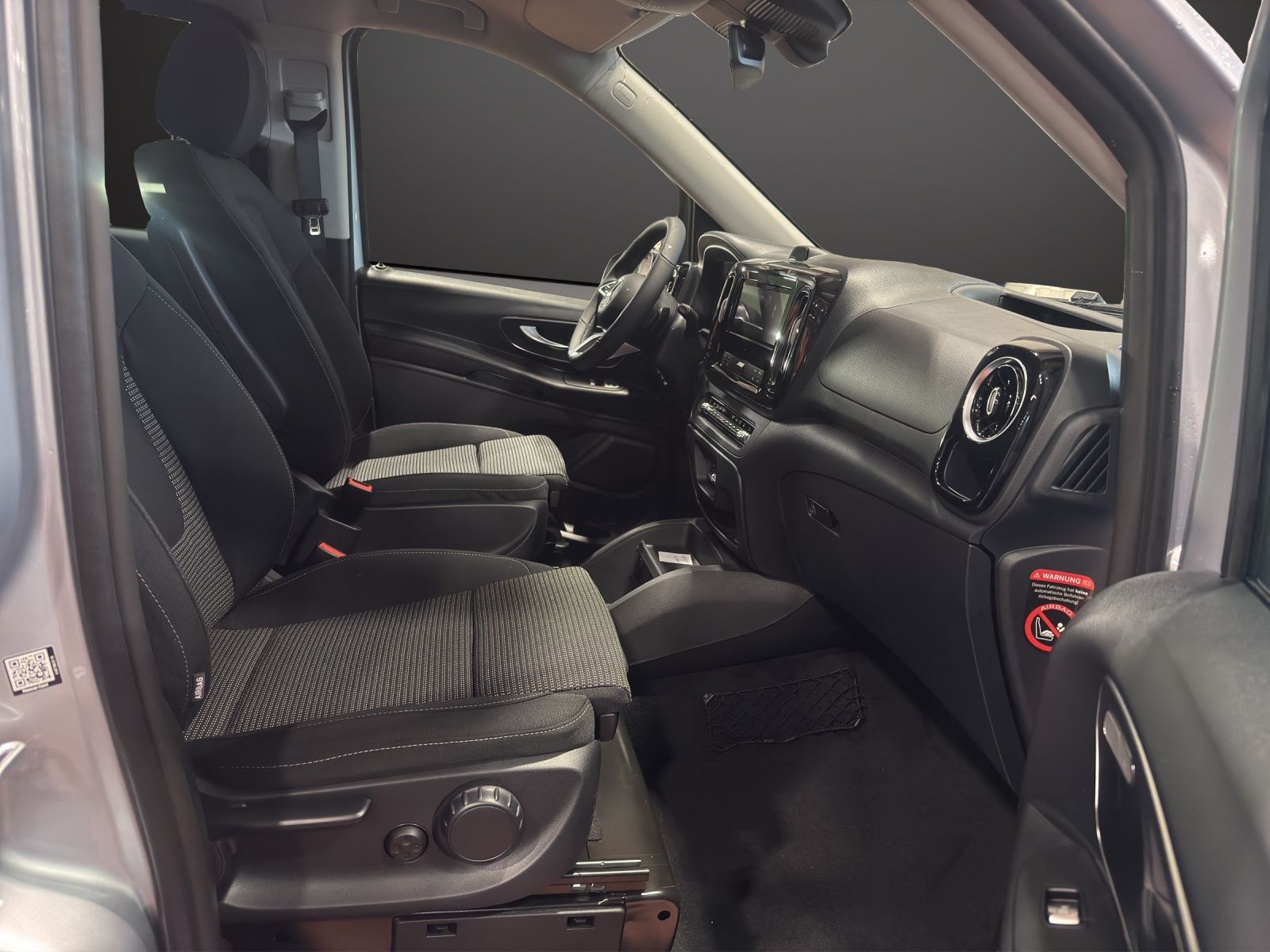 MERCEDES-BENZ Vito 116 CDI Lang Tourer 9G-Tronic 4M Select-image-9