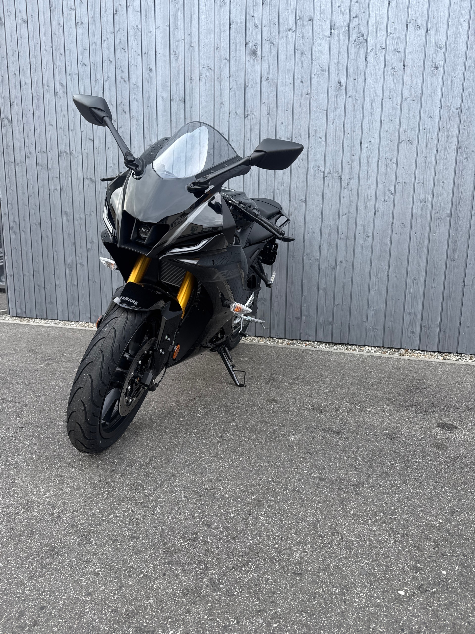 YAMAHA YZF-R 125 ABS-image-1