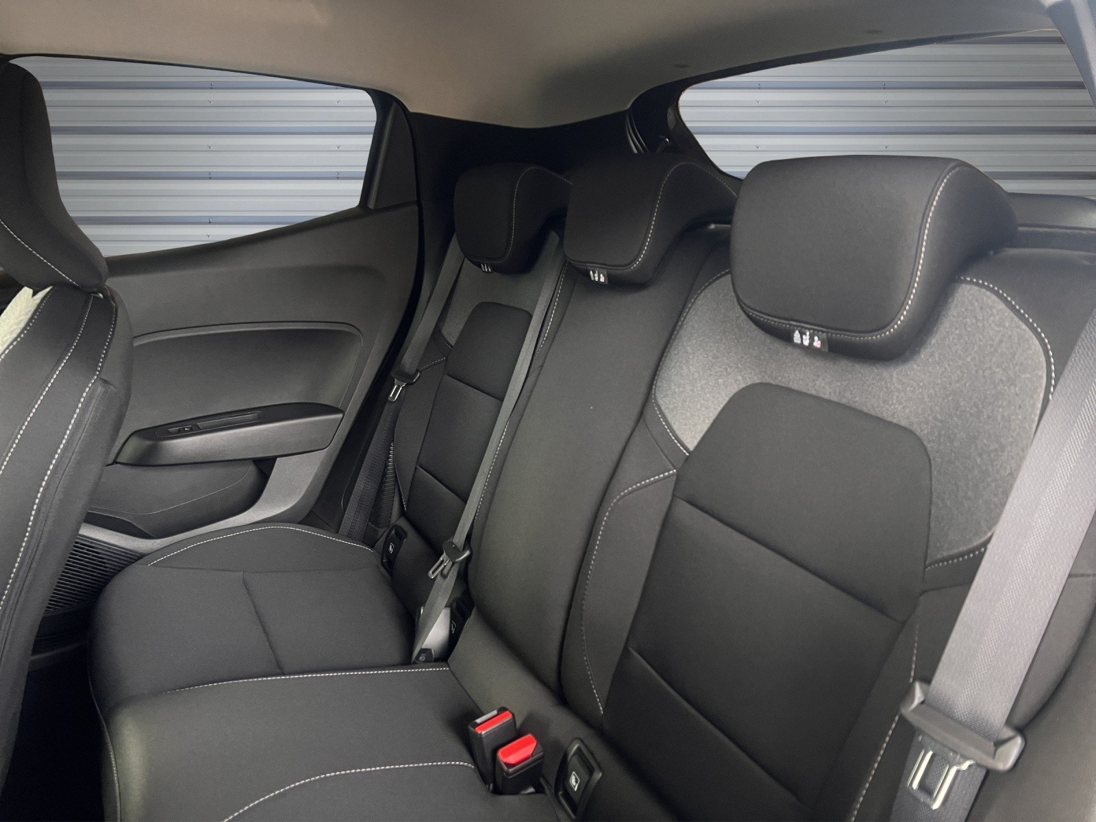 MITSUBISHI COLT 1.6 HEV Invite+-image-13