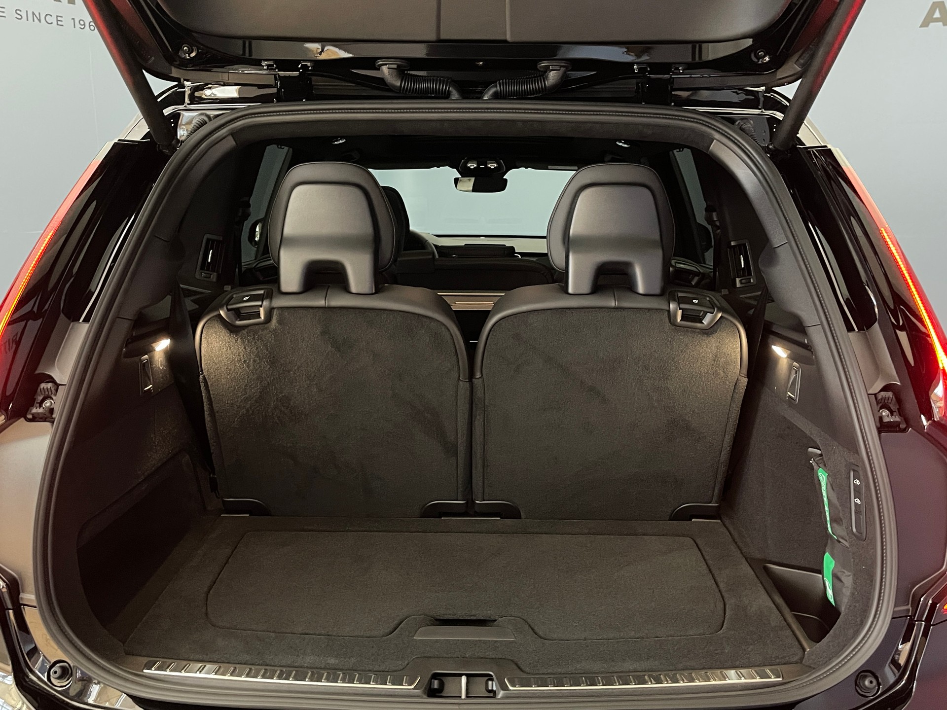 VOLVO XC90 2.0 T8 TE Black Edition eAWD-image-13