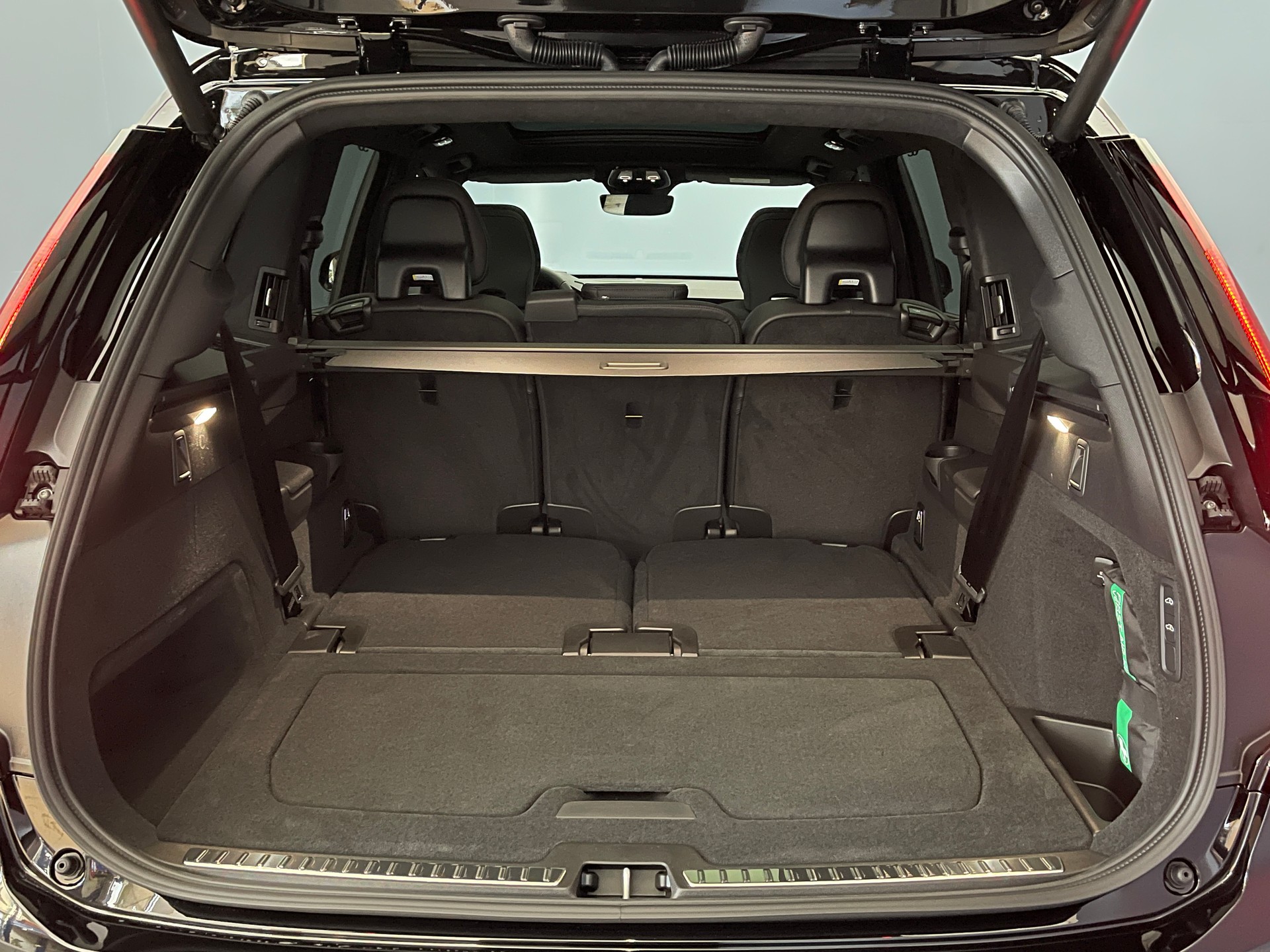 VOLVO XC90 2.0 T8 TE Black Edition eAWD-image-14