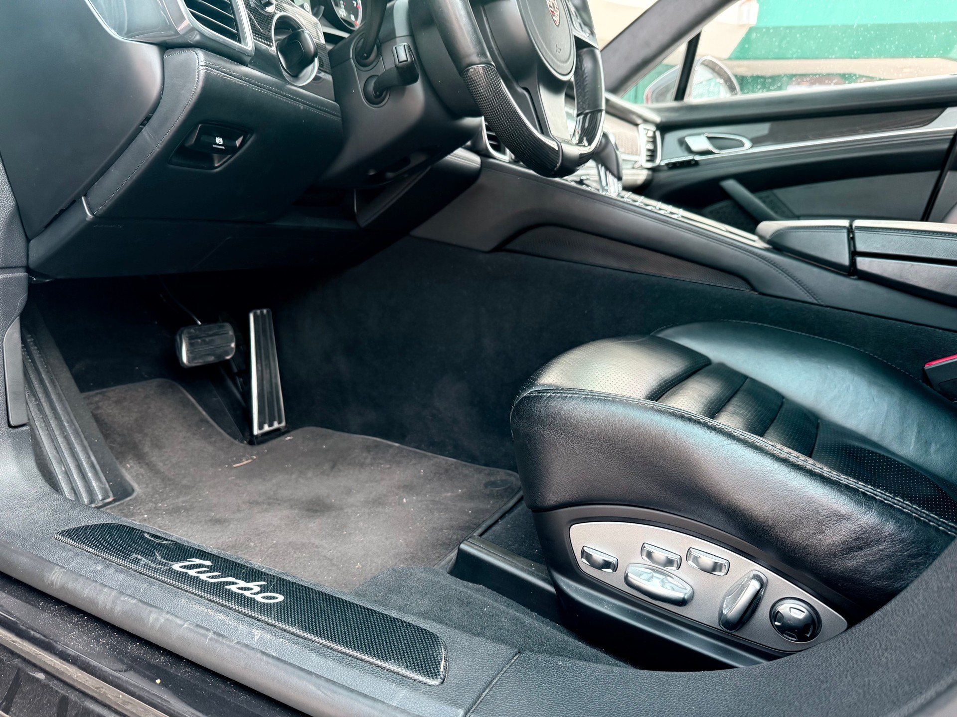 PORSCHE Panamera Turbo 4.8 PDK-image-6