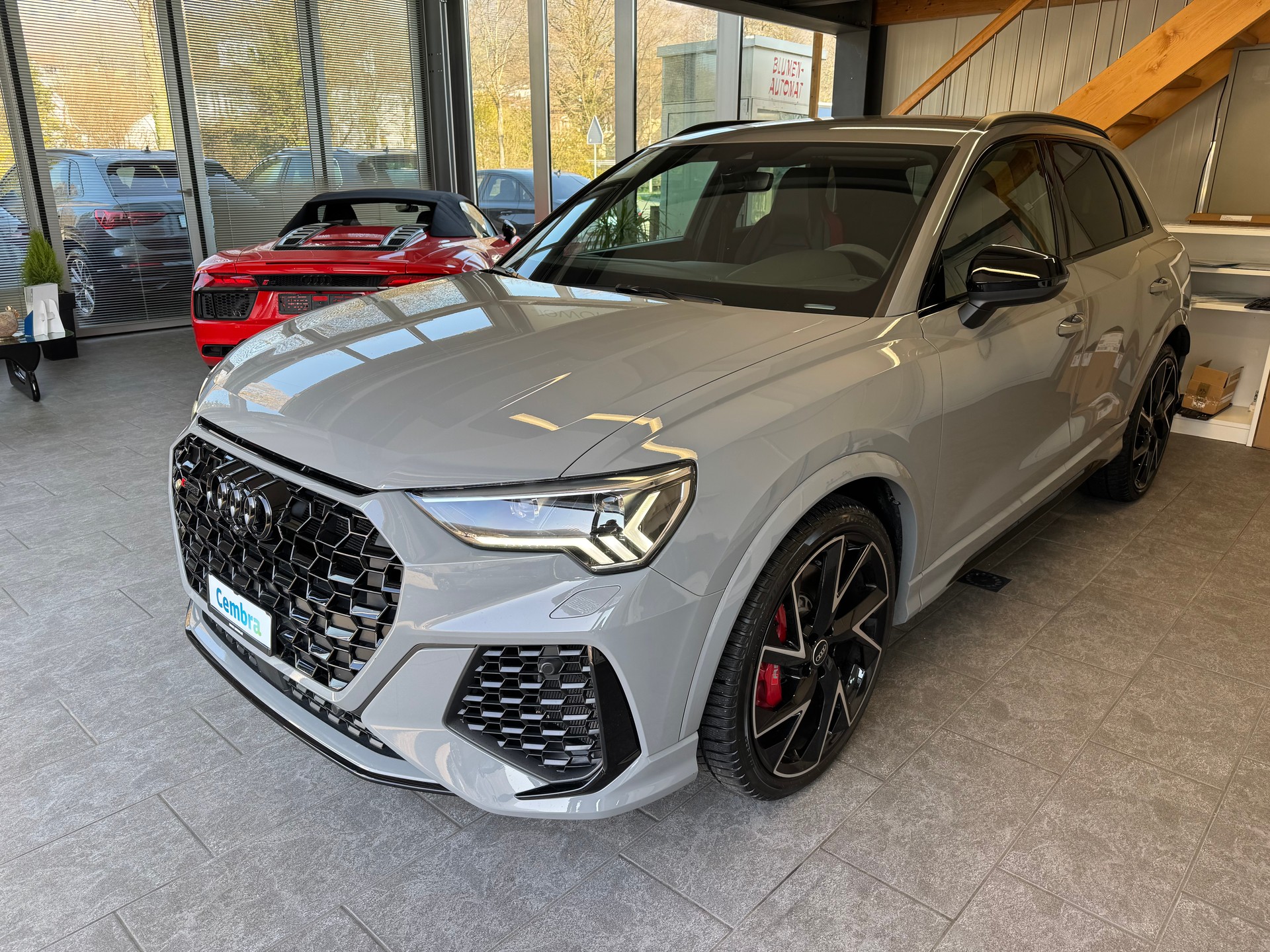 AUDI RS Q3 2.5 TFSI quattro S tronic-showroom-element-3