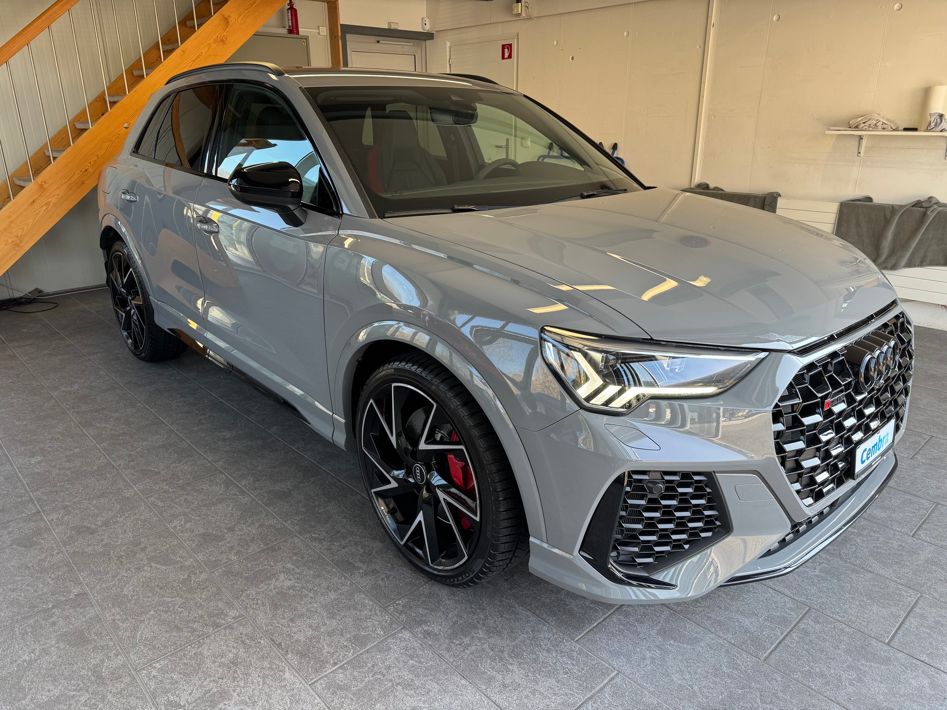 AUDI RS Q3 2.5 TFSI quattro S tronic-image-4